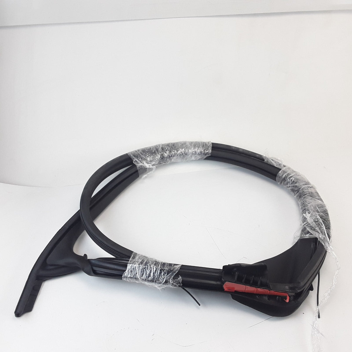 NEW 21-25 OEM Tesla Model S Front Right Passenger Door Rubber Seal 1606733-00-E