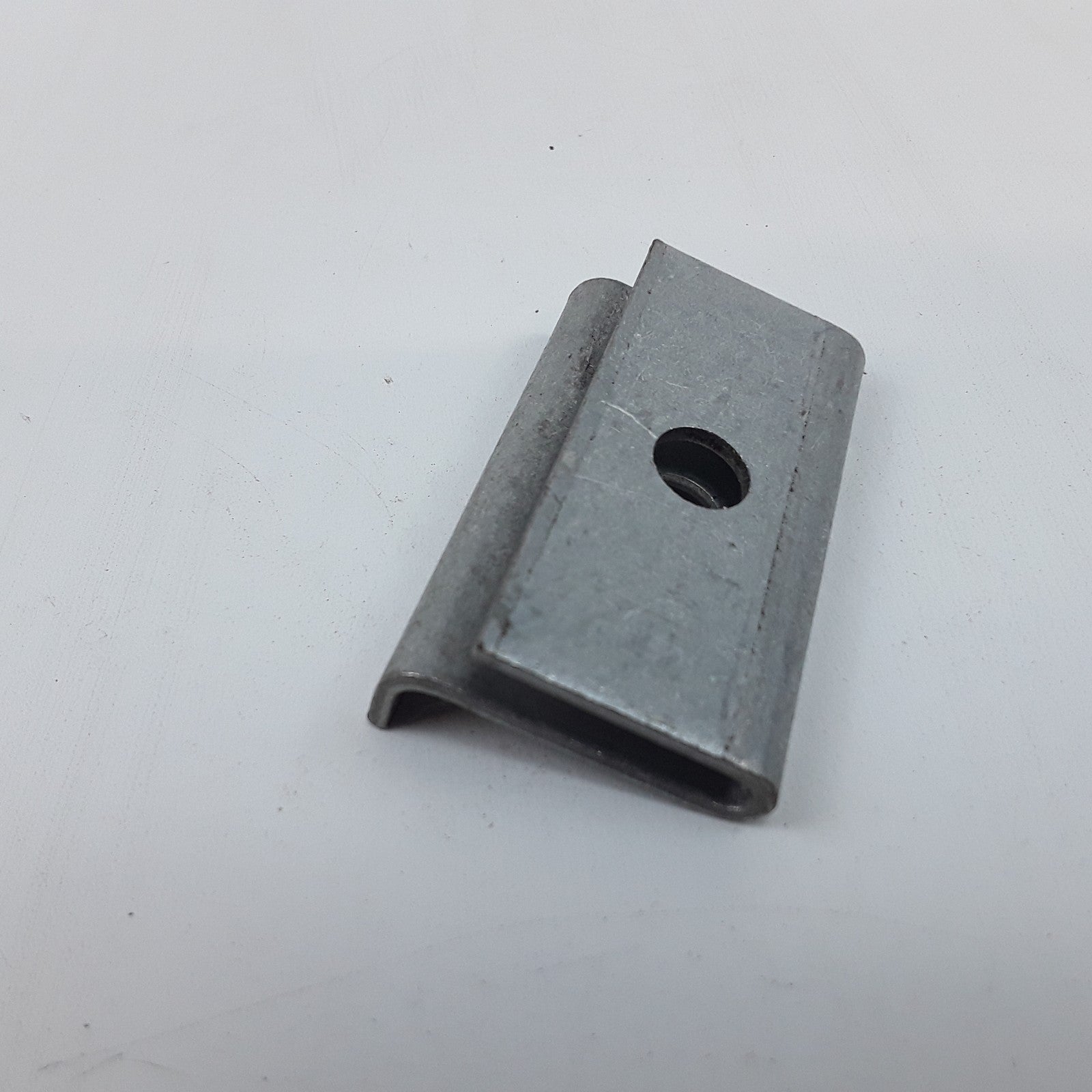 Sheet Metal Guide Clip 1674912 For Volvo Wheel Loaders FH, FM, FL, & Bus Series