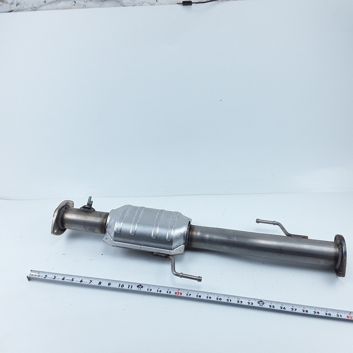 MagnaFlow 447225 Direct-Fit Catalytic Converter Fits Toyota 4Runner (1999-2002)