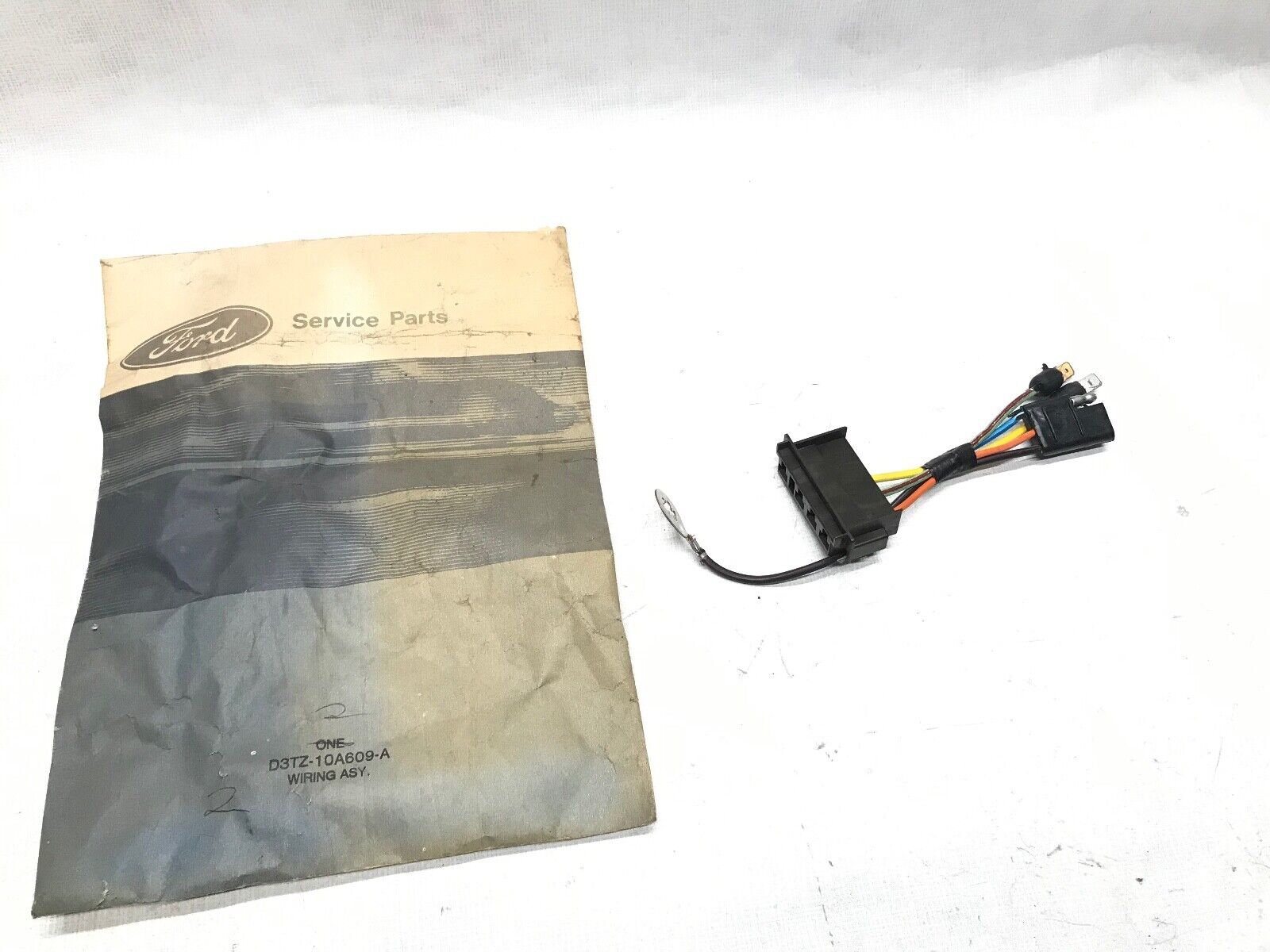 NEW Ford D3TZ-10A609-A Wiring Connector *FREE SHIPPING* - HotCarParts