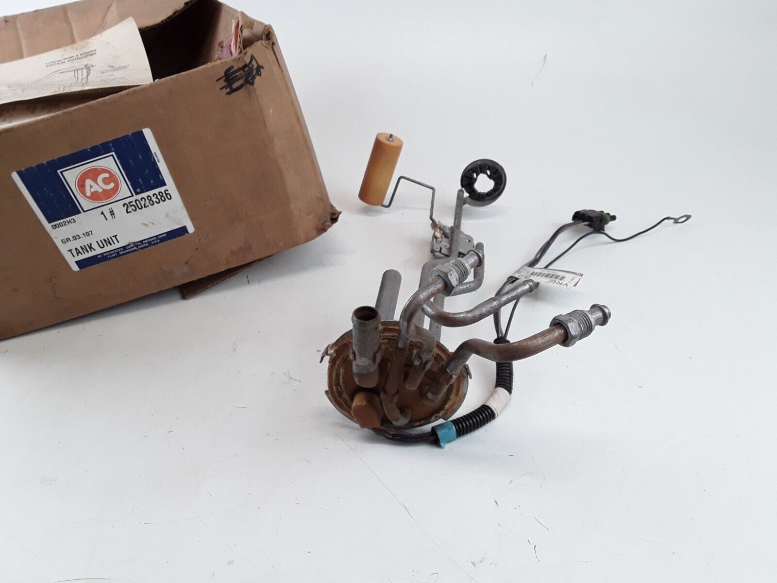 Fuel Tank Sending Unit GM For Chevrolet,GMC C3500 K3500 1992 1993 1994 1995 - HotCarParts