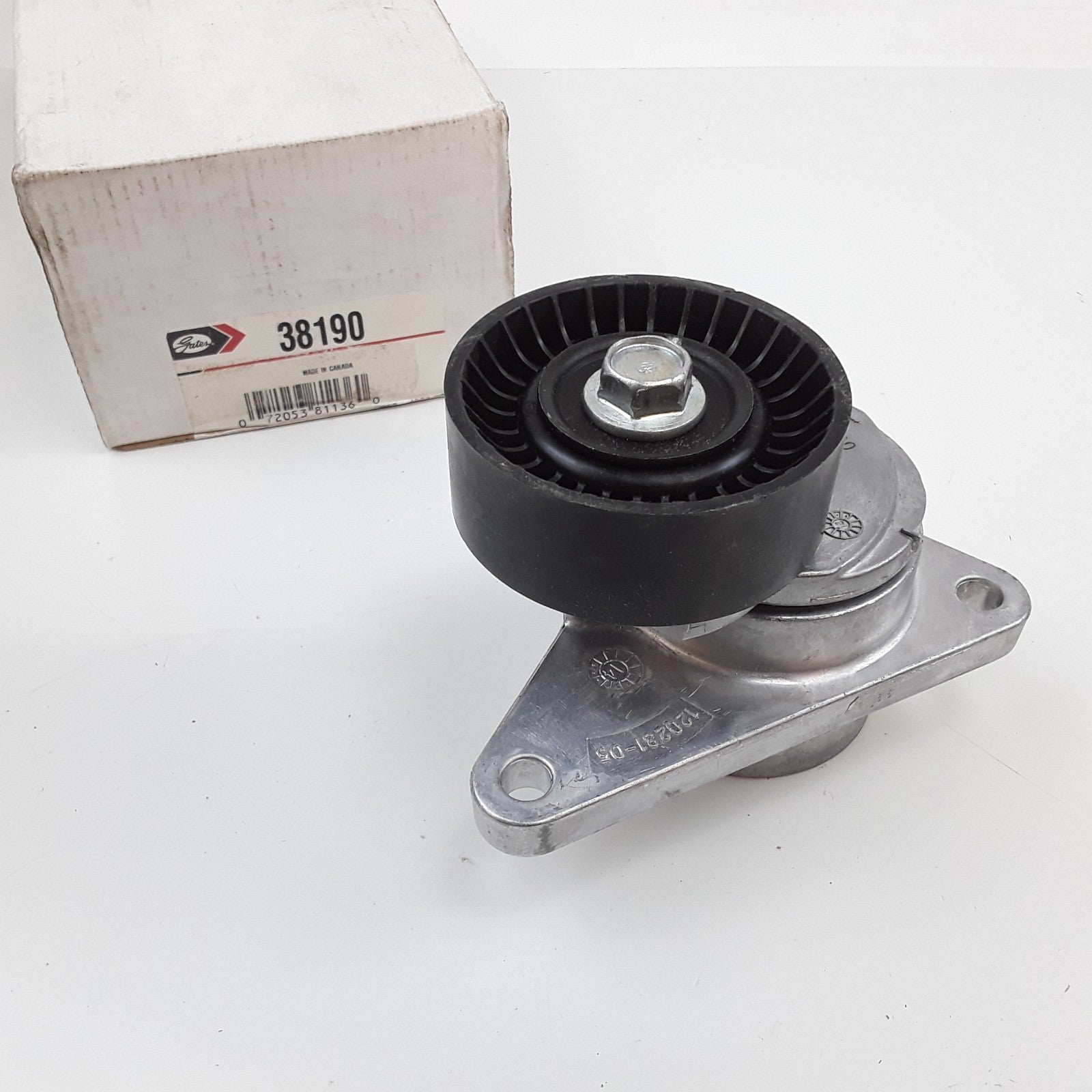 Drive Belt Tensioner Fits Volvo XC70 C70 S40S60 S70 S80 V40 V70 XC90 (1999-2009)