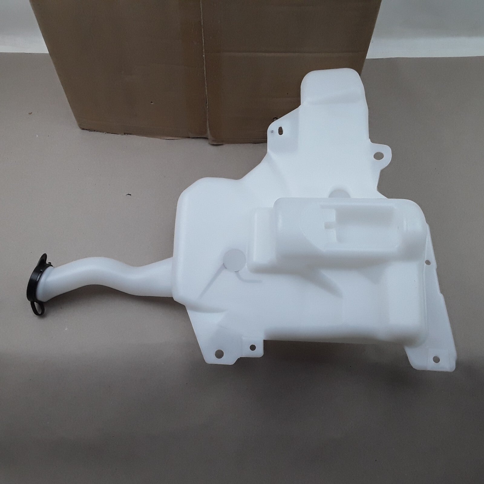 Front Washer Fluid Reservoir Fits Pontiac Sunfire Chevrolet Cavalier (1995-1999)