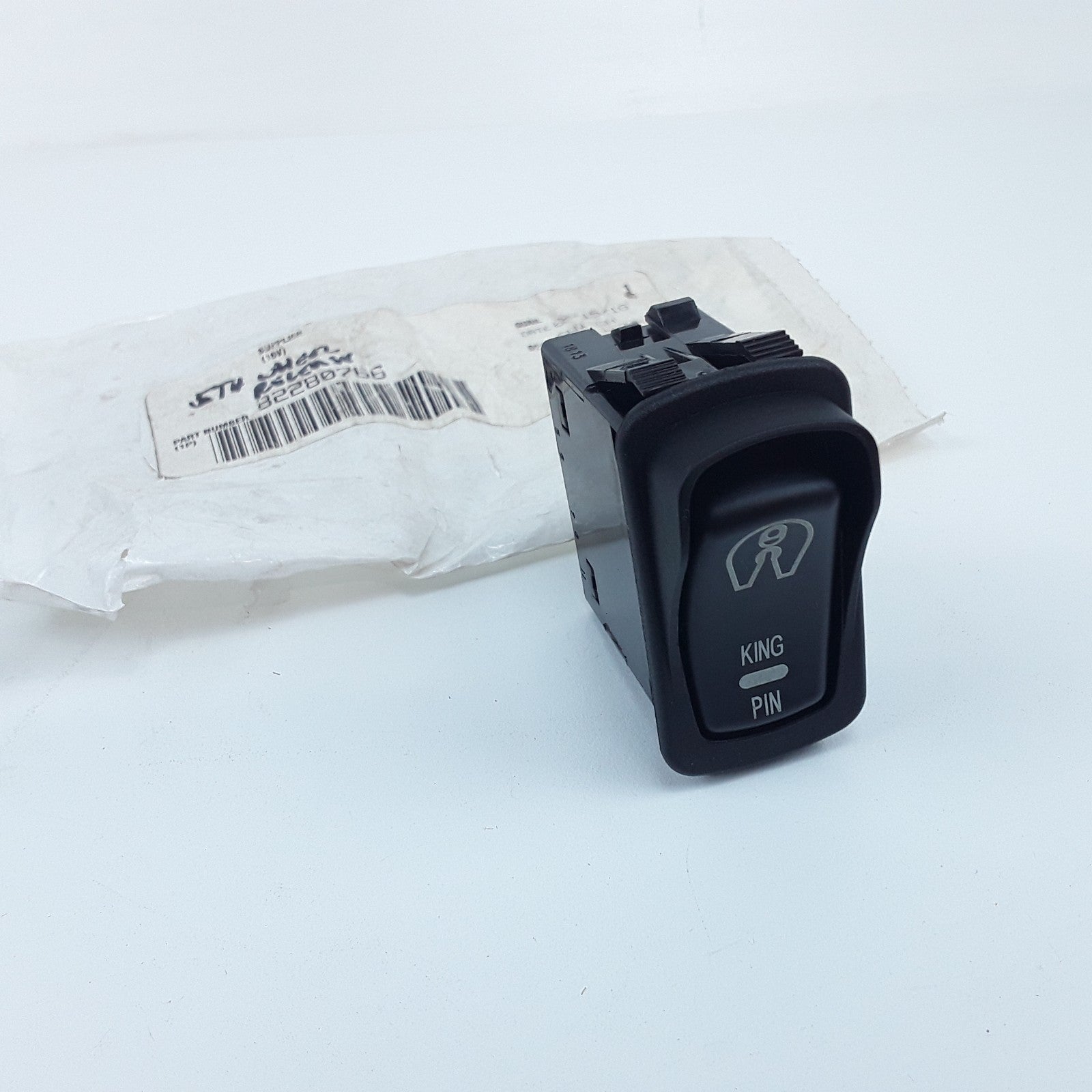 Volvo 82280766 Diff Lock Dash Dashboard Center Console Switch Fits Mack GU813