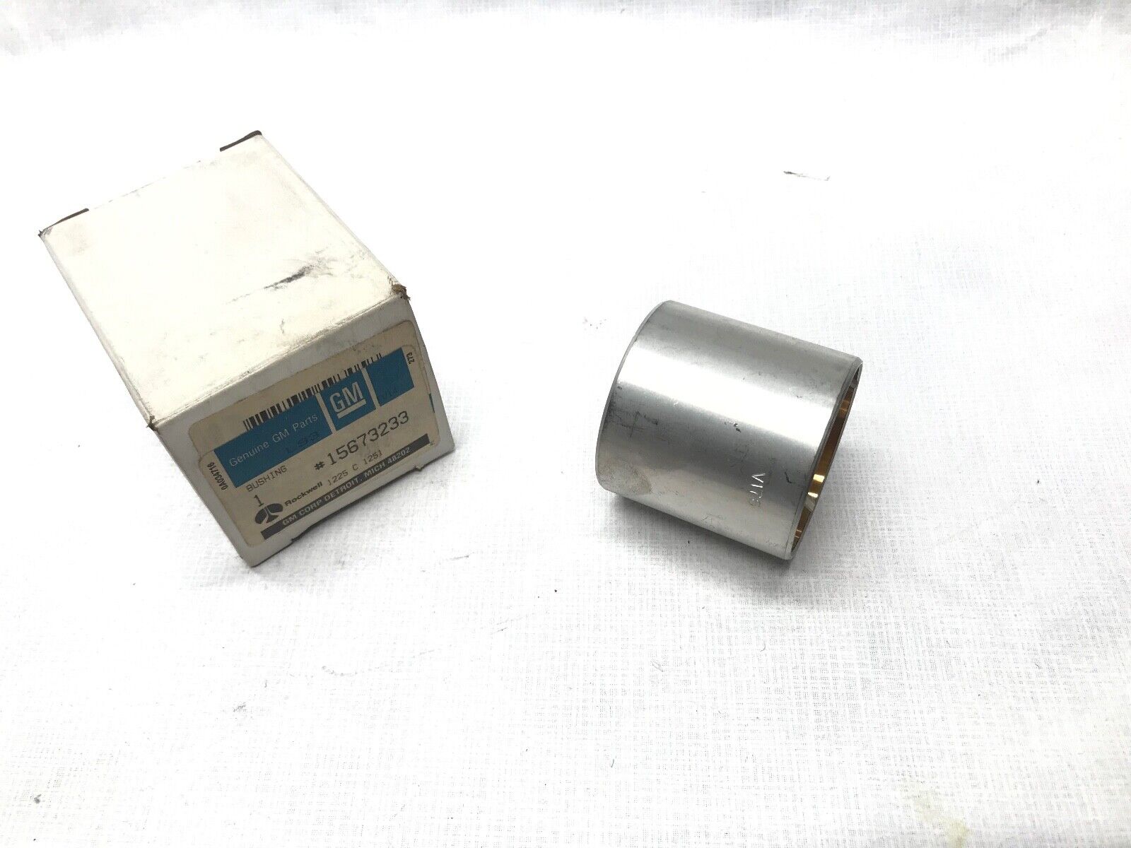 GENUINE GM 15673233 Bushing for Chevrolet T7500 C6500 Topkick C7500 Topkick - HotCarParts