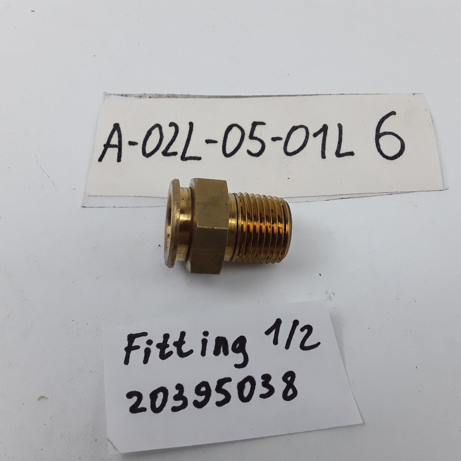 Quick Connect 1/2 NPT Adapter Fitting 20395038 For Class 8 Trucks & Equipment