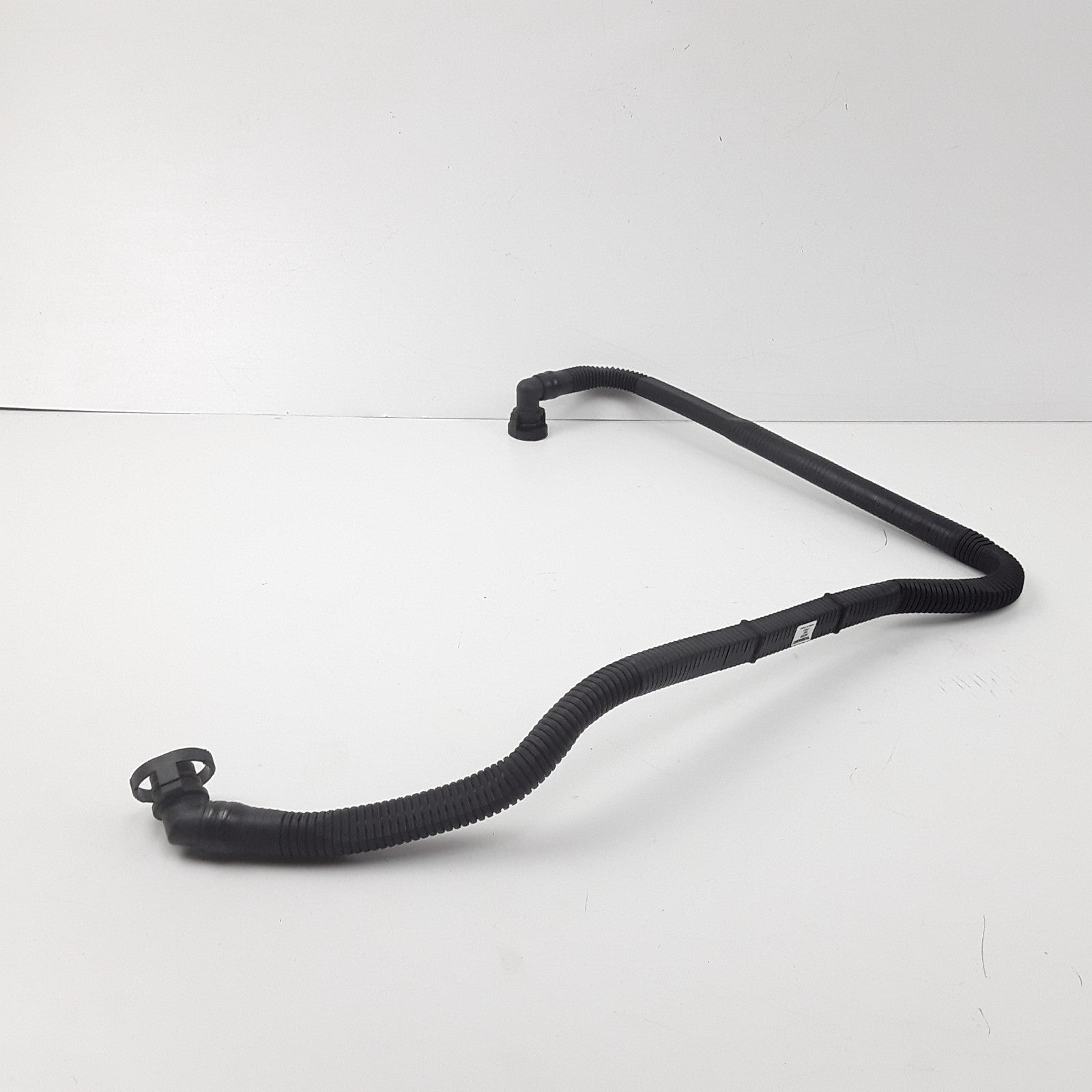 Crankcase Breather Tube Fits Audi A4 Quattro 2001 Volkswagen Passat 2001-2005
