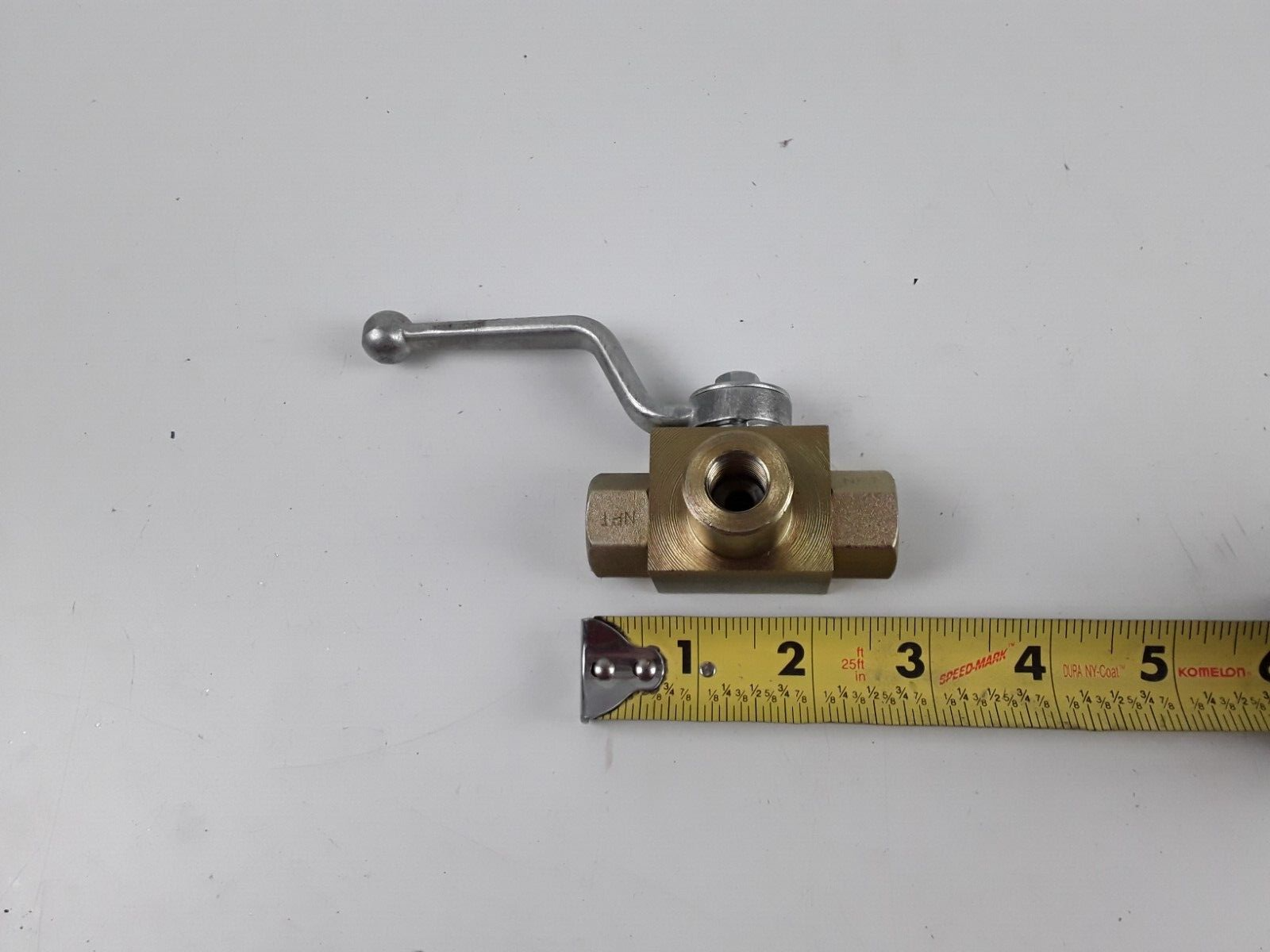 Hydra Star HBV3W025 Handle Valve Ball 3-Way, 1/4in 5800 PSI SW9, 390-SW9 - HotCarParts