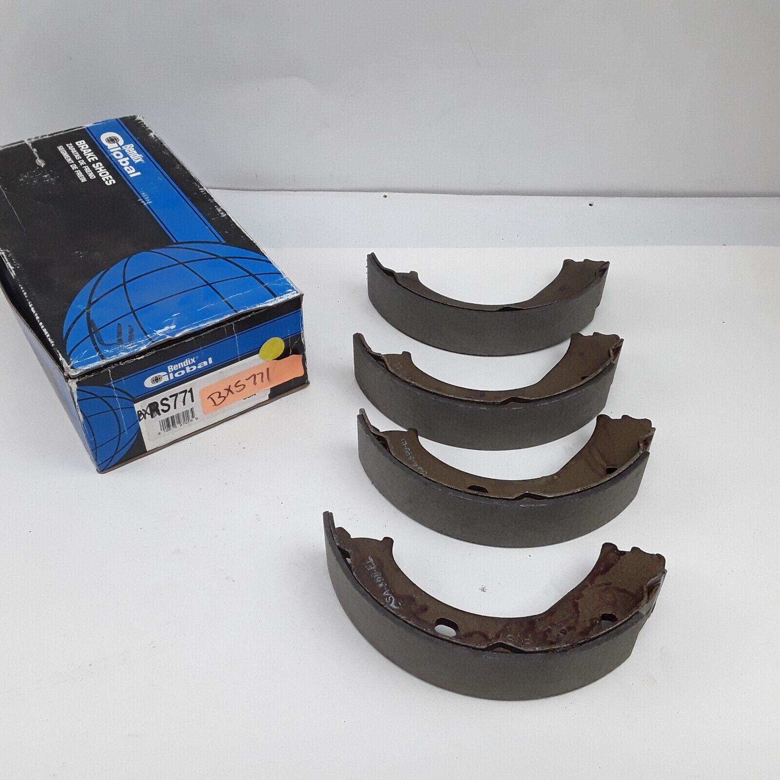 Bendix Global BXS771 Brake Shoe Fit for Chevrolet, Dodge, Ford, Hummer 1999-2006