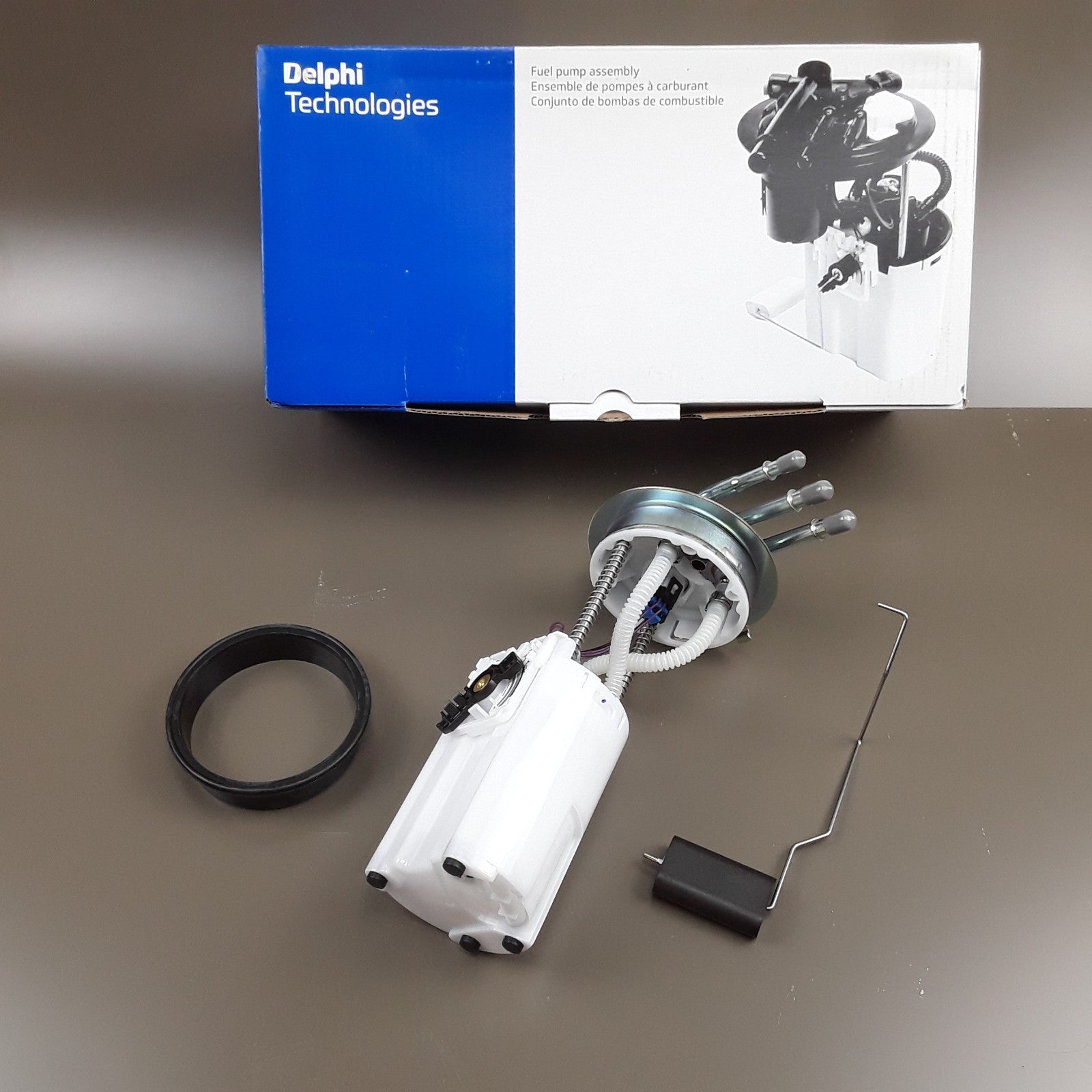 Fuel Pump Module For GMC Yukon XL 2500 Chevrolet Suburban Avalanche 2500 2002-03