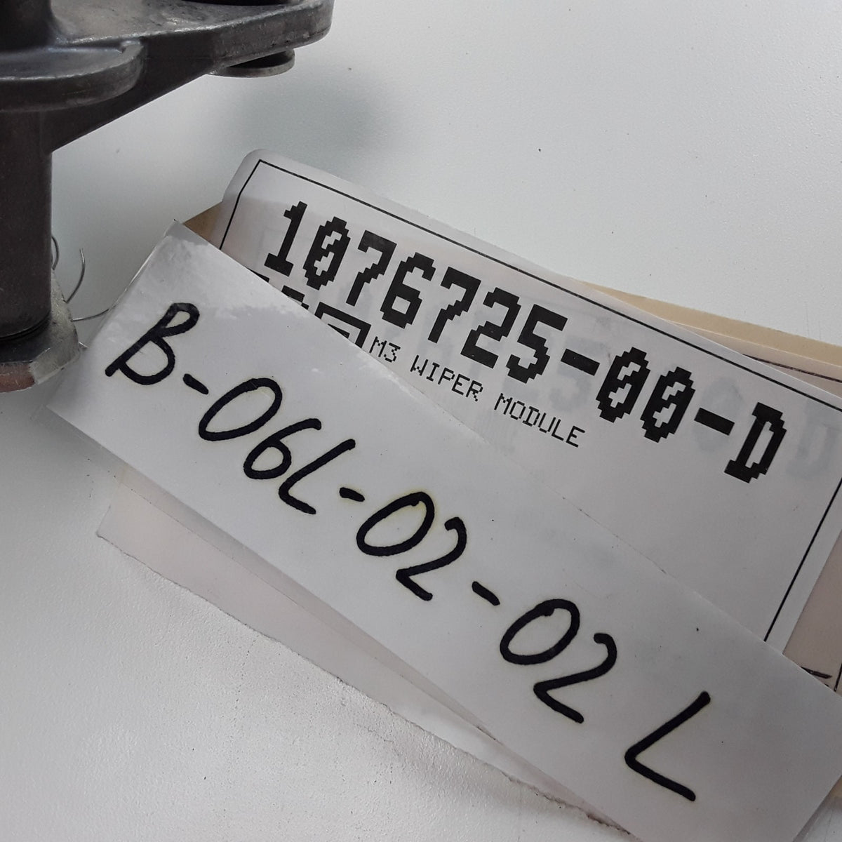 For Tesla Model 3 Front Windshield Wiper Motor Module 1076725-00-D Genuine OEM