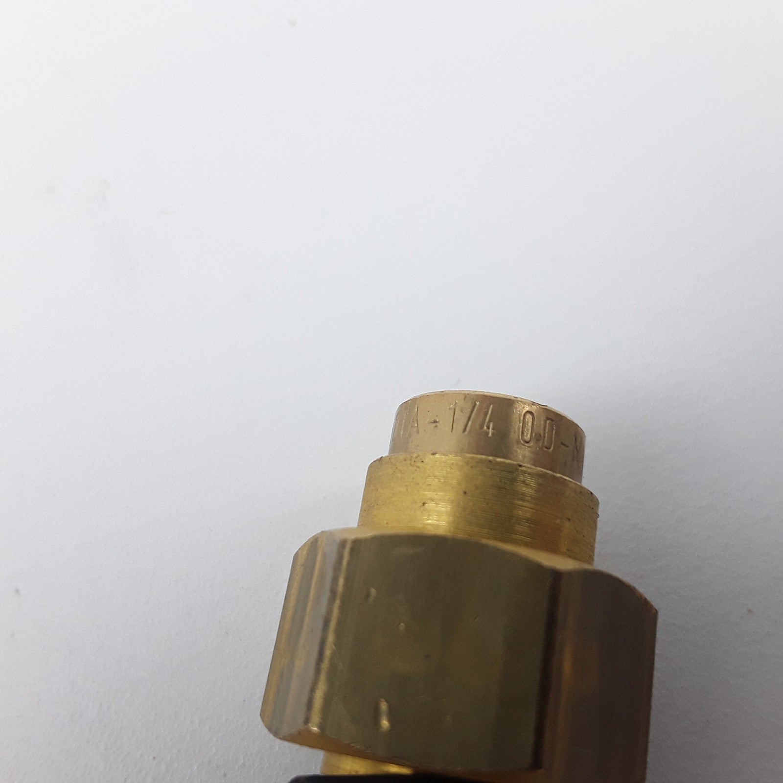 Brass PLC Bulkhead Fitting 8079639 For Volvo VNL Series Trucks