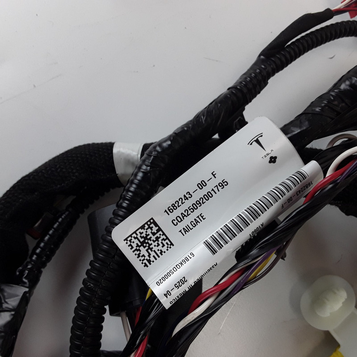 Cybertruck Rear Tailgate Electrical Wiring Harness 1682243-00-F OEM