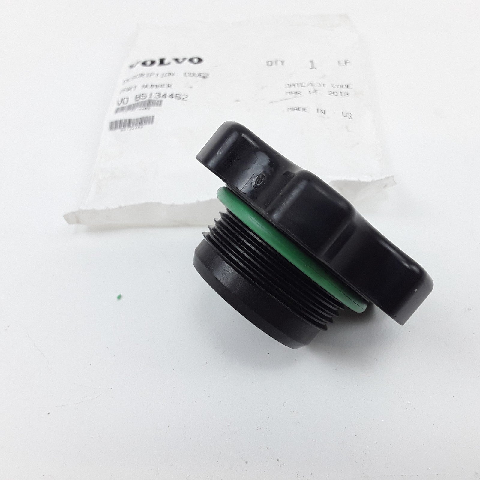 Fuel Separator Vent Cap 85134462 For Volvo Heavy-Duty Models Davco Fuel Pro 382
