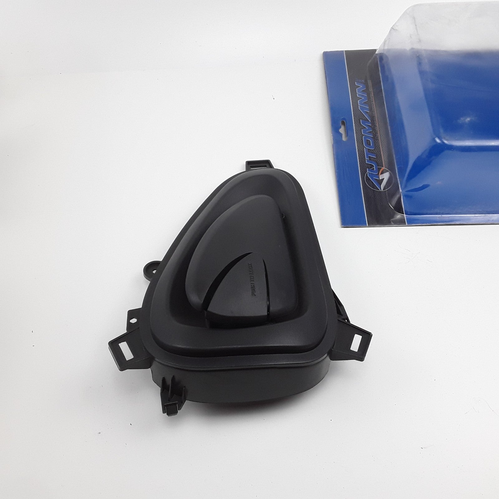 Automann HLK1071 Left Interior Door Handle For International Durastar 2010-2011