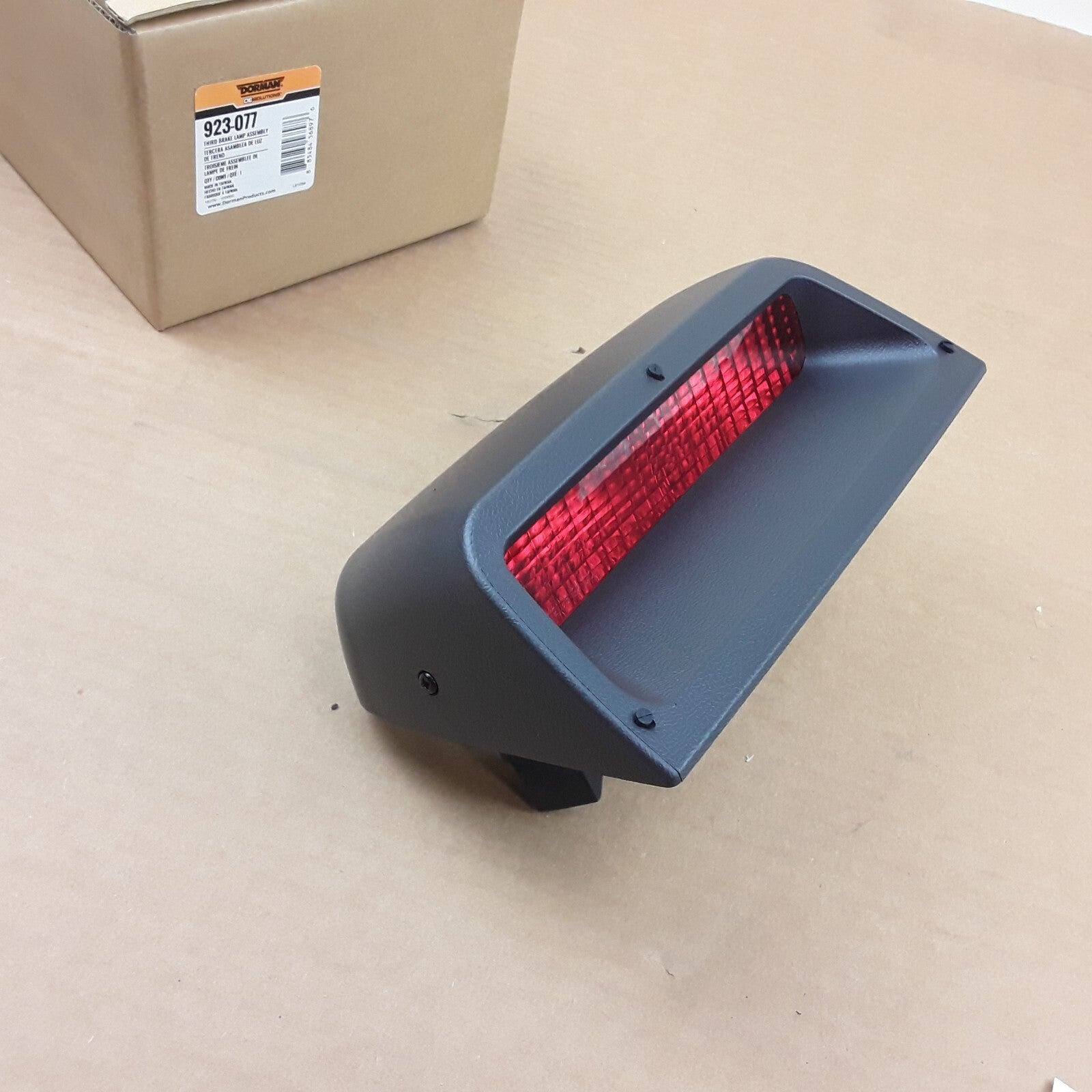 Third Brake Light Assembly For Mercury Grand Marquis Ford Crown Victoria 1999-05