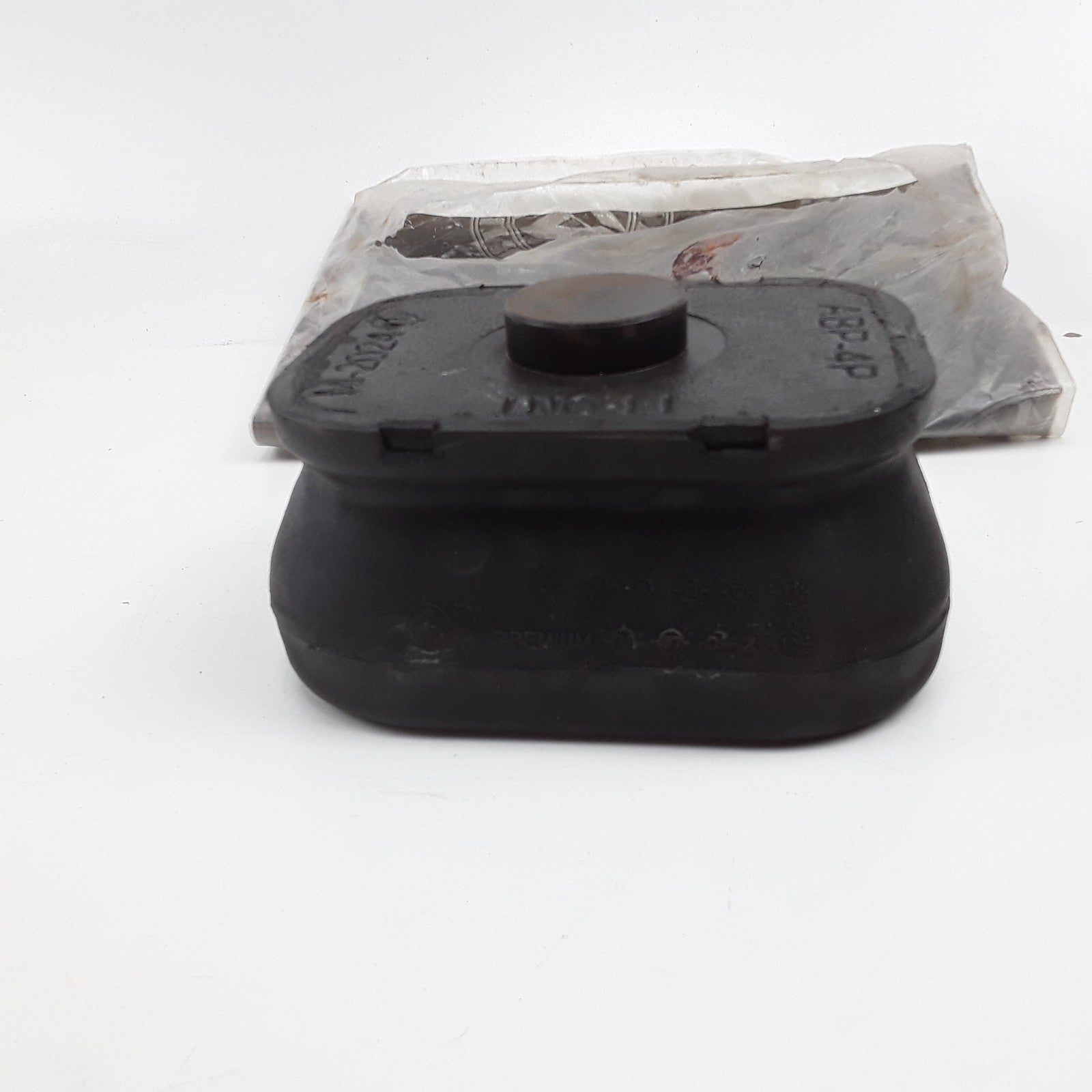 Automann ABP-4P Front Leaf Helper Spring Insulator Pad Assembly For Mack