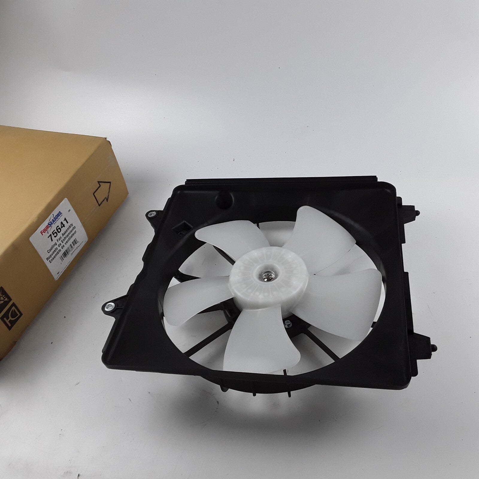 Four Seasons 75641 Radiator Fan Motor For Honda Civic (2006 2007 2008 2009-2011)
