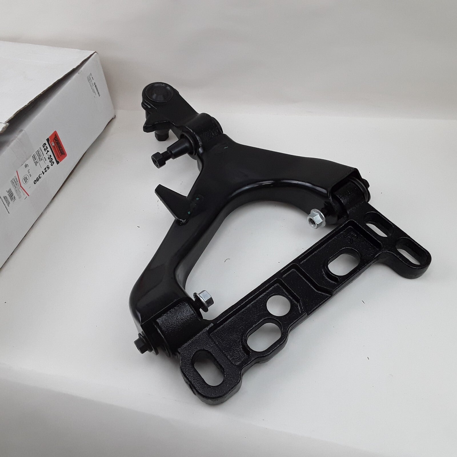 Front Right Lower Suspension Control Arm Fits Oldsmobile GMC Chevrolet 2002-2003