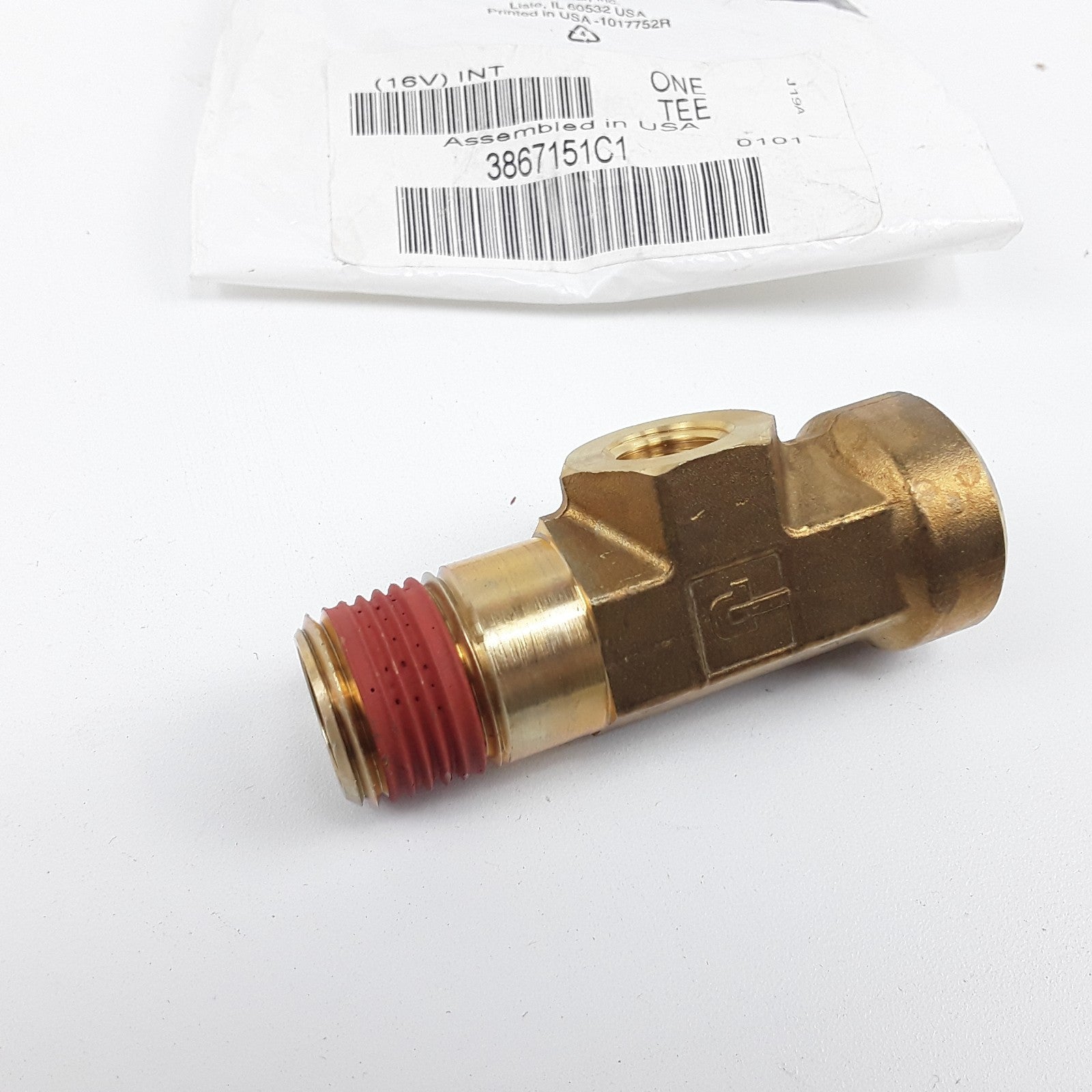 International 3867151C1 Air Brake Air Line Tee 1/2 FPT x 1/4 FPT x EXT 1/2 MPT