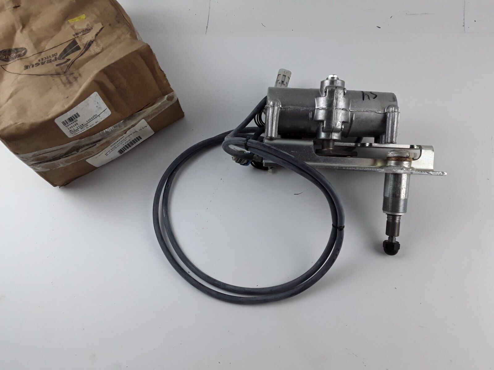 HP200 Wiper Motor Assy #GS-1879-7, MFG #5004990, Motor #AE21/13002/2 ,HP 200 NEW - HotCarParts