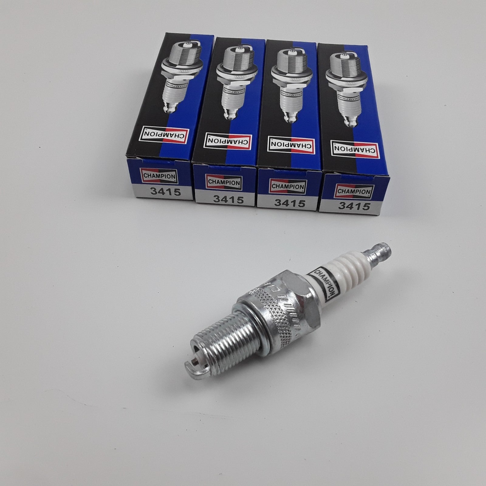 Set of 4 Champion Spark Plug 3415 Platinum Power Fits Triumph TR6 2.5L-L6 1974