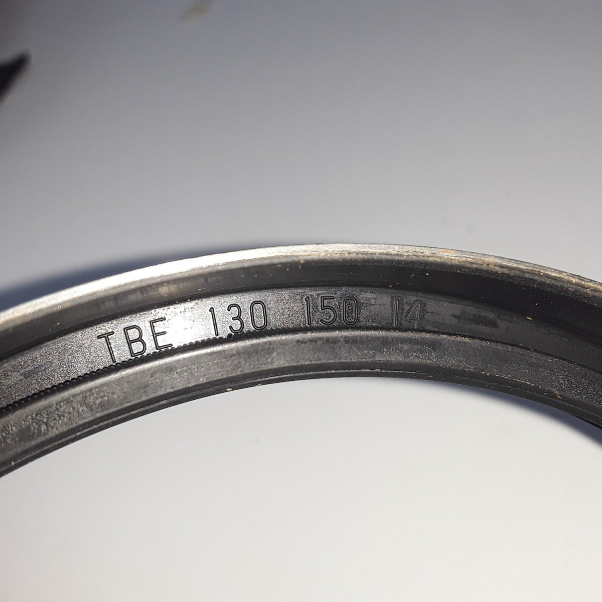 Drive Axle Oil Seal 6224600501 62246-00501 For Mitsubishi Caterpillar Forklift