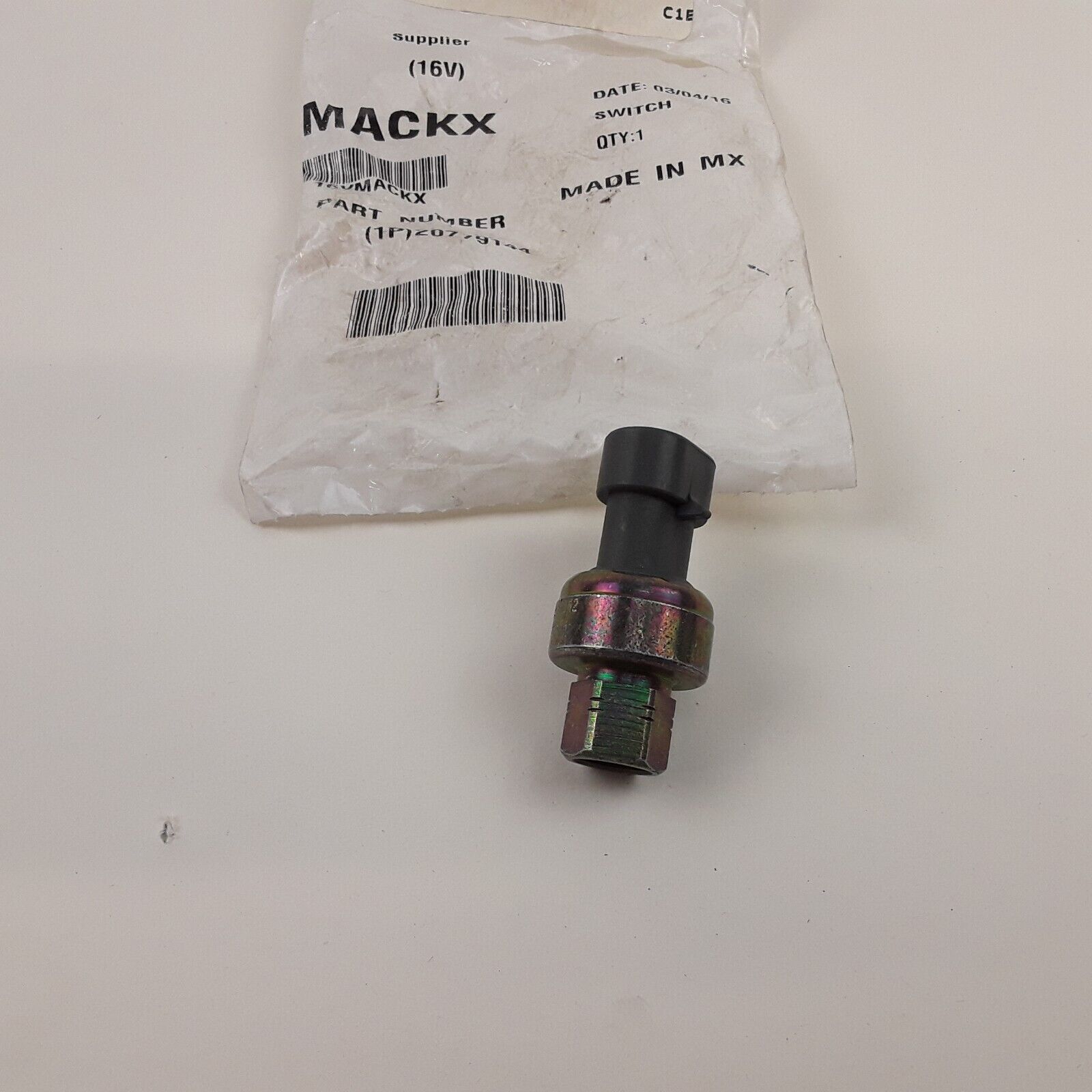 OEM Mack Truck 20779144 1MR3550M2 Air Conditioner Binary Low Pressure Switch