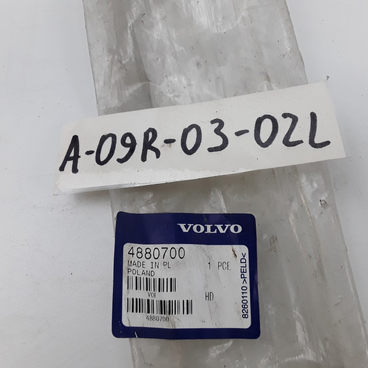 Volvo 4880700 Wiper Blade 28 in. Long Fits Volvo Wheel Loaders L30G, L35G