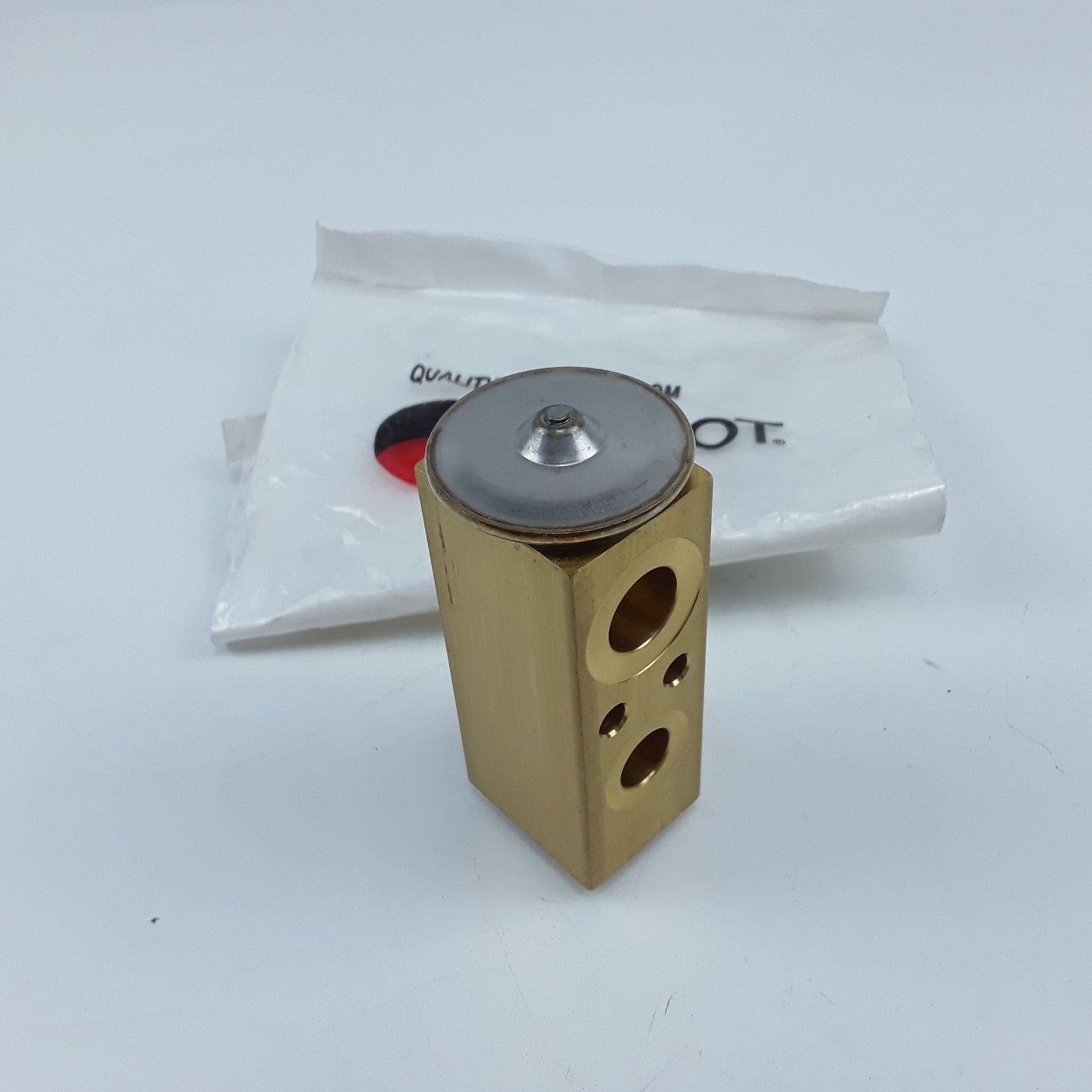 Expansion Valve For Freightliner M2 M2-100 M2-T M2-112 M2-106 Columbia 2000-2007