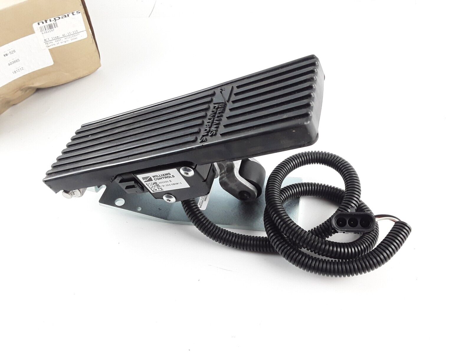 Williams Controls WM-526 Accelerator Pedal Electronic 45 Degree 403665 403300 B - HotCarParts