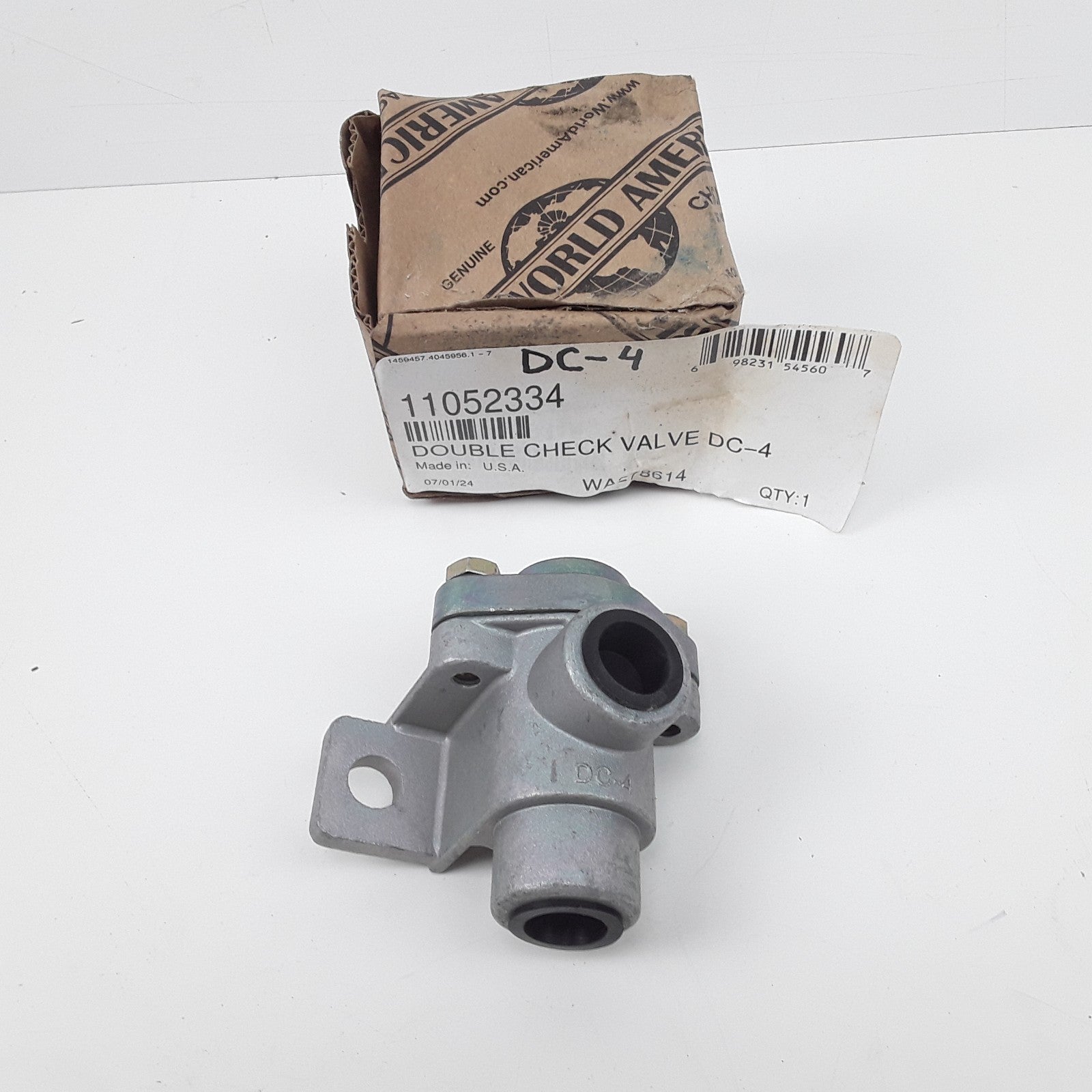 World American WA278614 Air Brake Double Check Valve DC-4 Type 3/8" NPT All Port