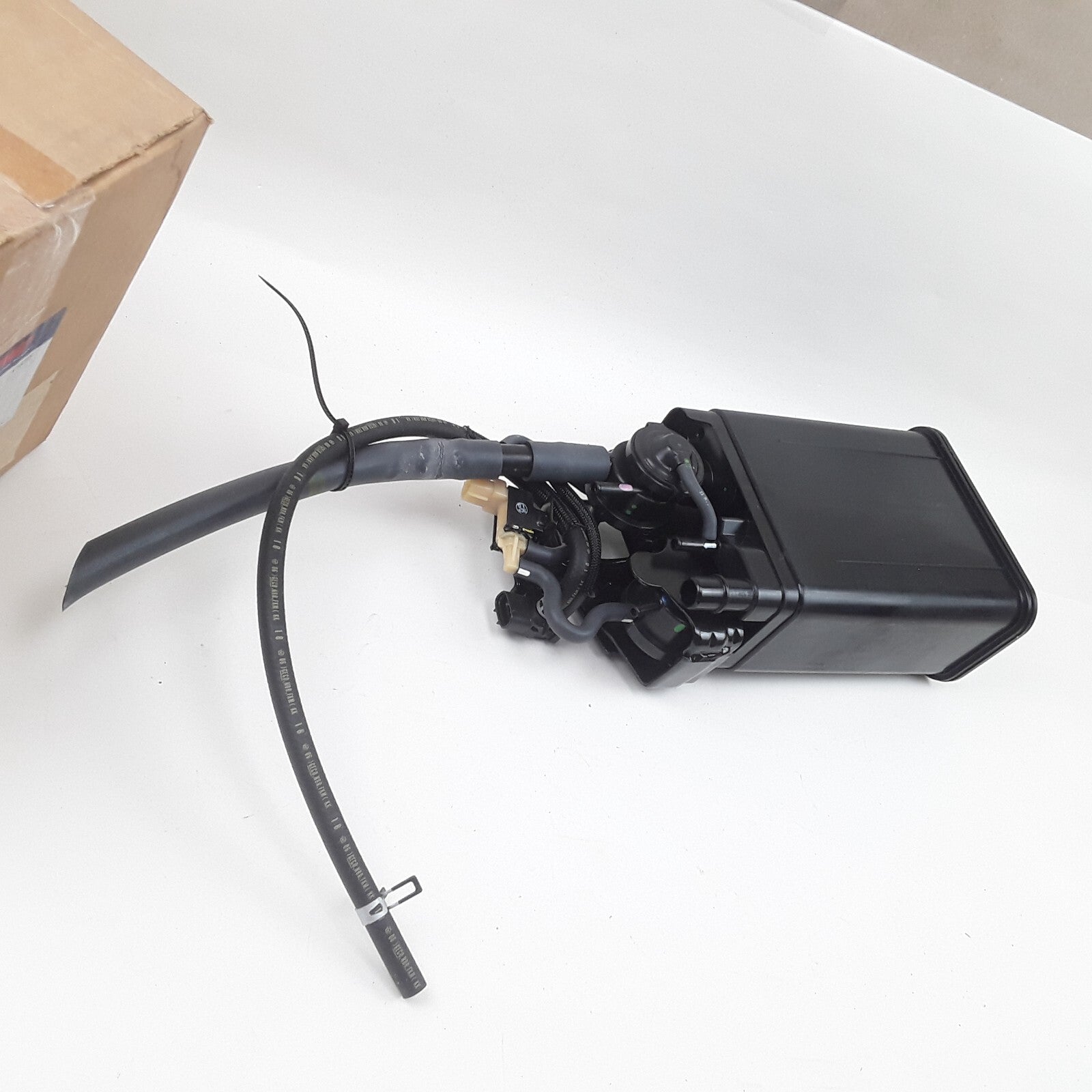 BWD CP1321 Fuel Vapor Canister Fits Chevrolet Prizm  Toyota Corolla 2000-2002