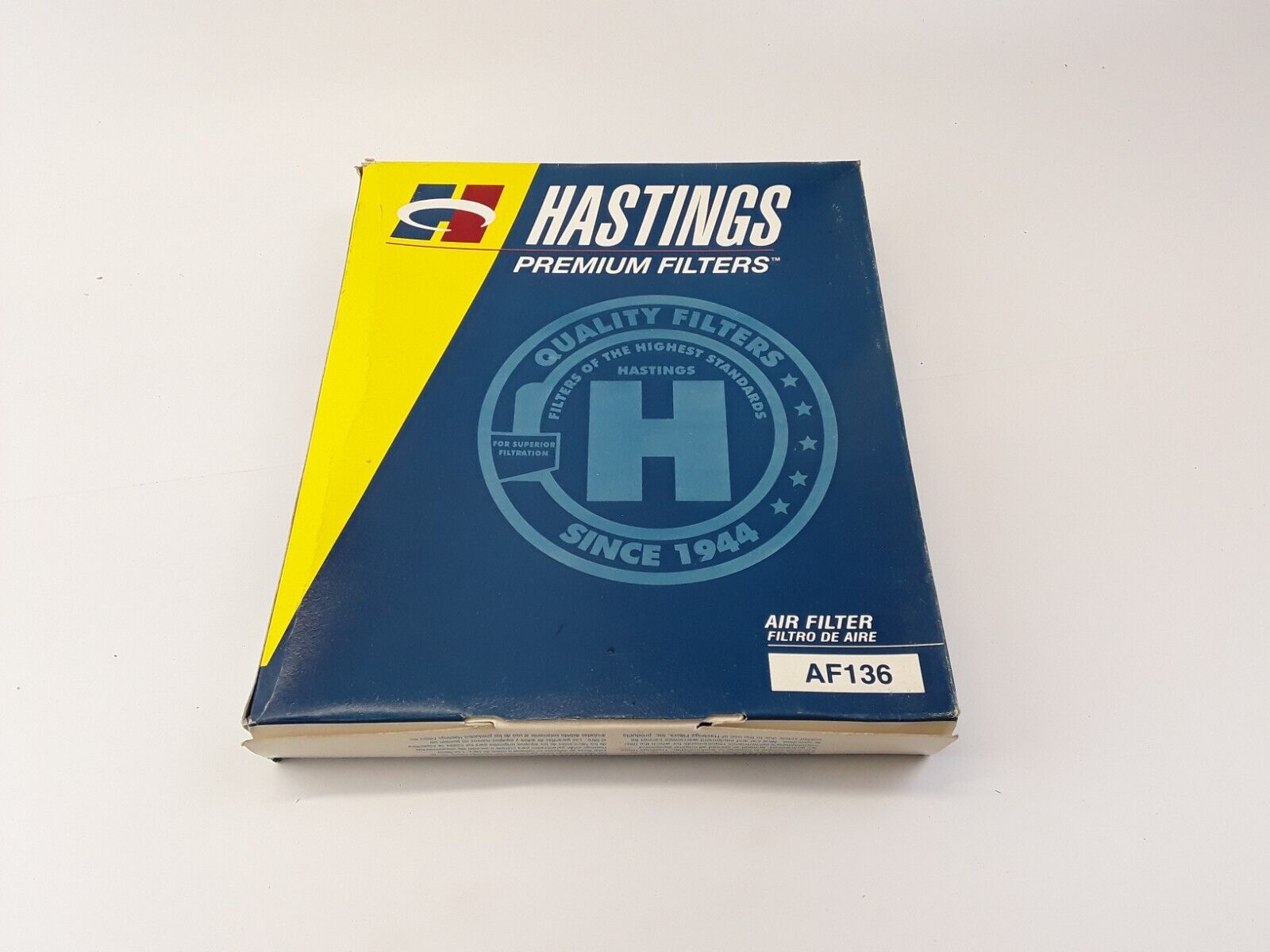 Hastings AF136 Air Filter Fits Jeep Grand Cherokee 1993-2000 2001 2002 2003 2004 - HotCarParts