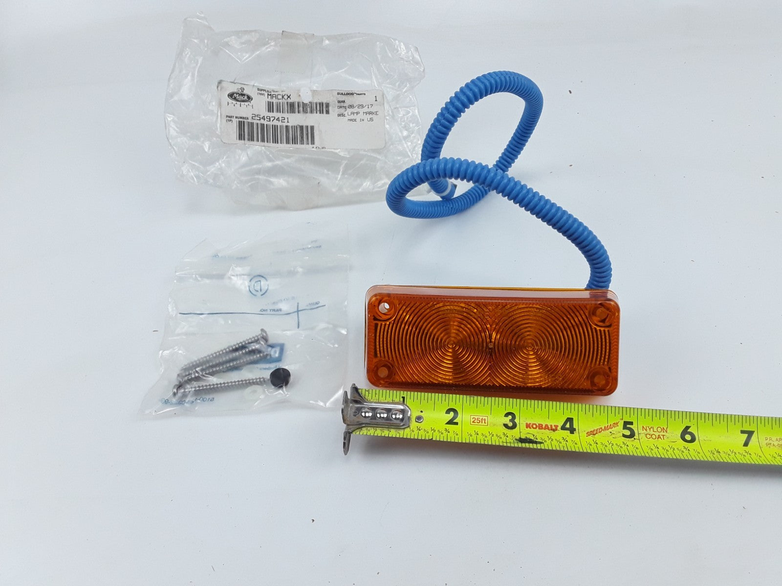 Mack 25497421 38M0380 Marker Light Assembly For Mack Trucks MR688P MR688S CH612