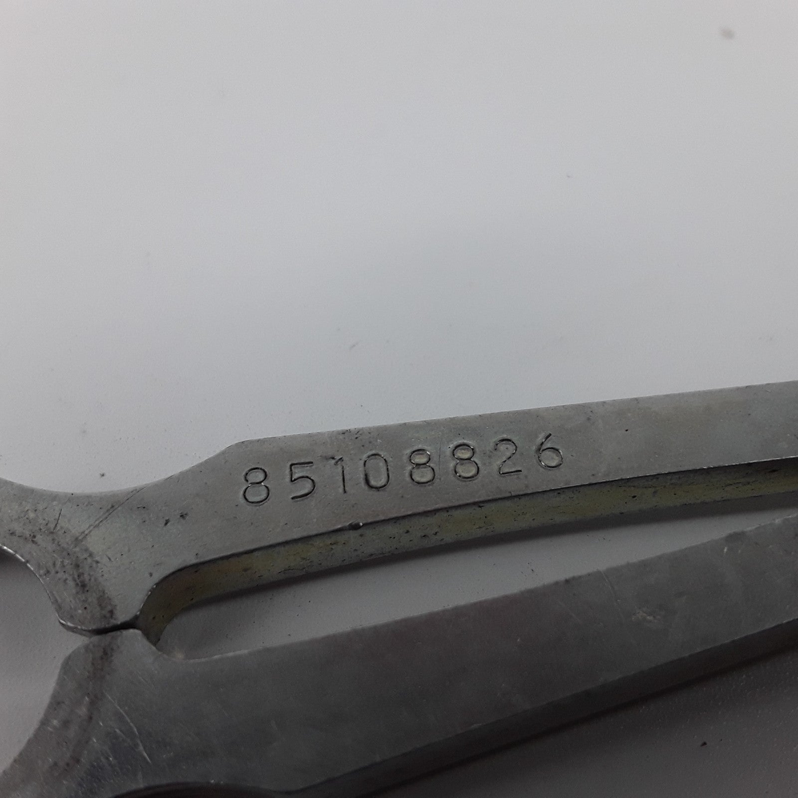 15mm Trans Cooler Line Release Tool 85108826 For Volvo VHD VN VNL VT Models