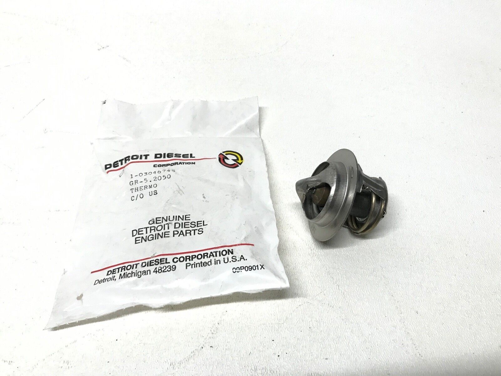 GENUINE DETROIT DIESEL 03046745 Thermostat 5.2050 1-03046745 - HotCarParts