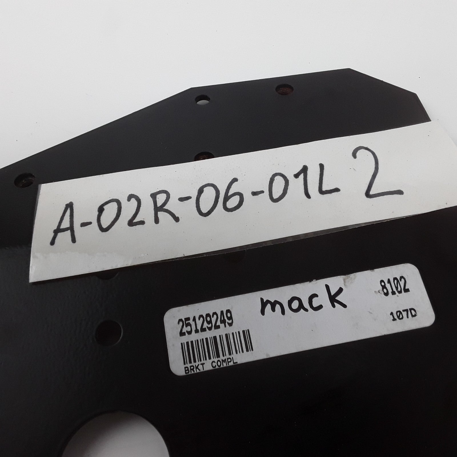 Mack 25129249 Support Bracket Assembly For Mack CH 1996 1997 1998 1999 2000 2001