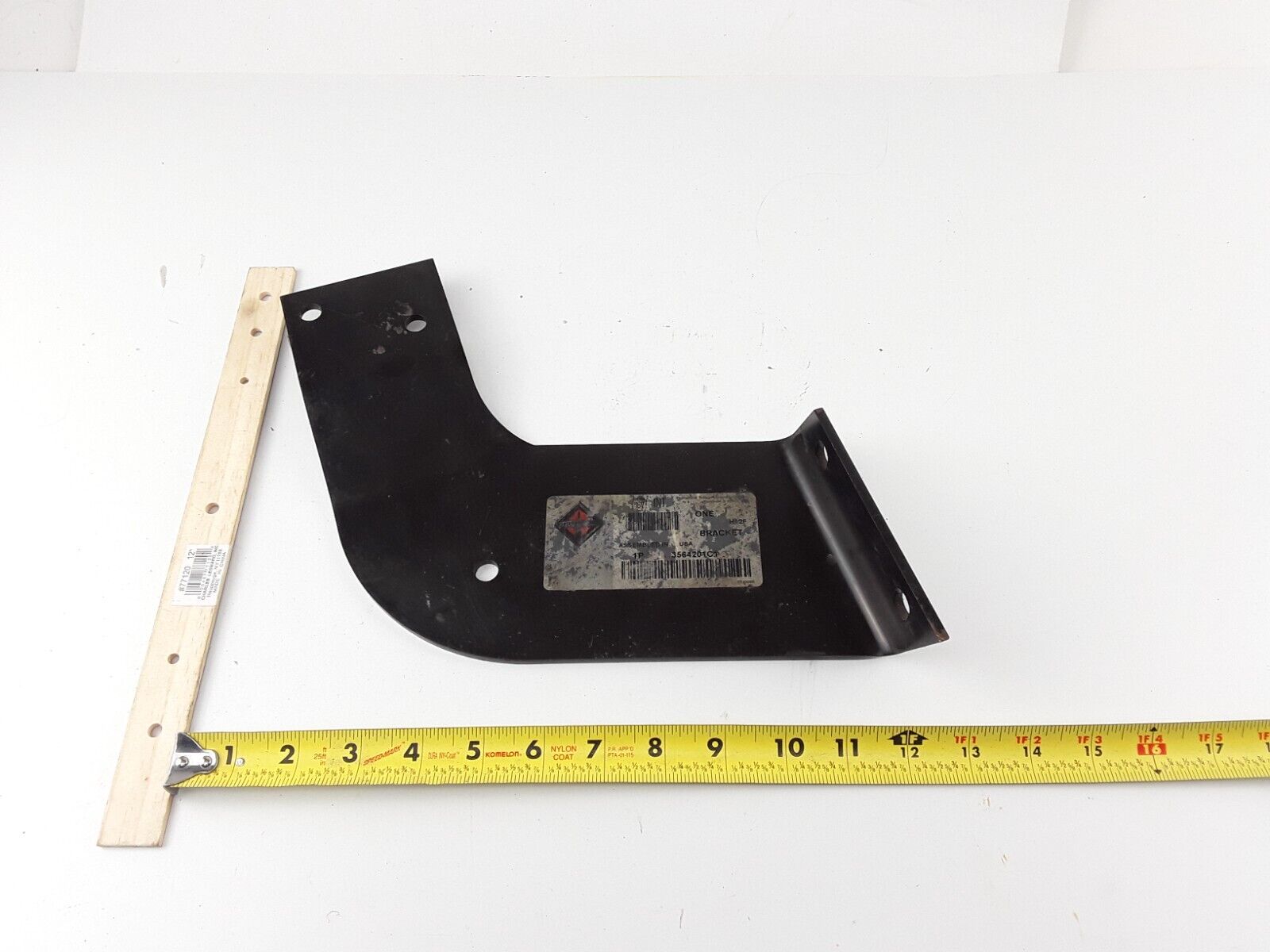 OEM International Navistar 3564201C1 BRACKET STEP LEFT MTG* FAST FREE SHIPPING - HotCarParts