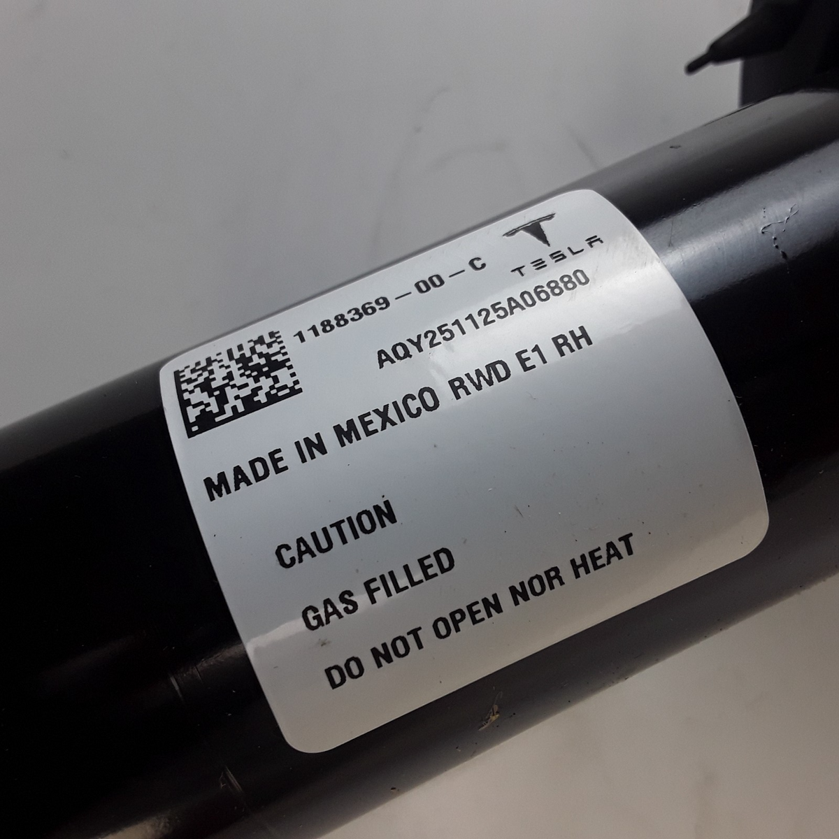 NEW OEM 20-24 TESLA MODEL Y SHOCK STRUT RIGHT FRONT RWD 1188369-00-C