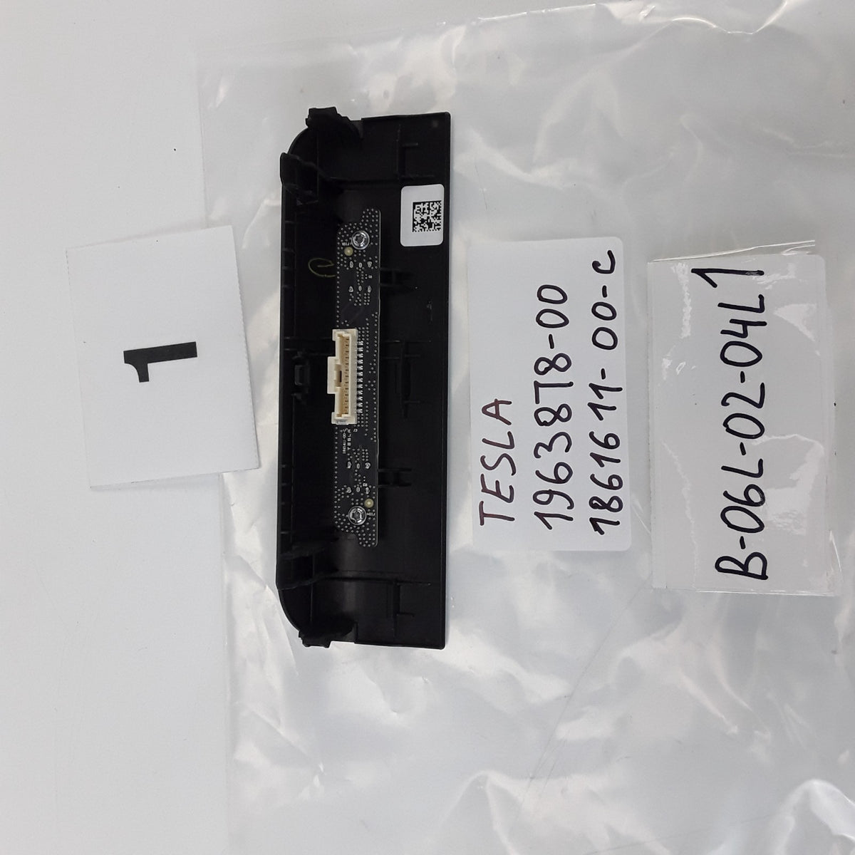 Center Console Dual USB-C Panel Assembly For Tesla 3 1861611-00-C