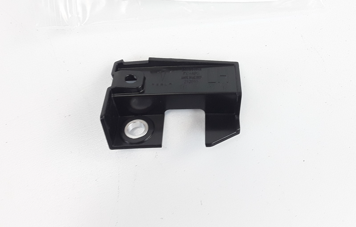 For Tesla Cybertruck LH Bed Side Applique Corner Bracket 2076406-00-A