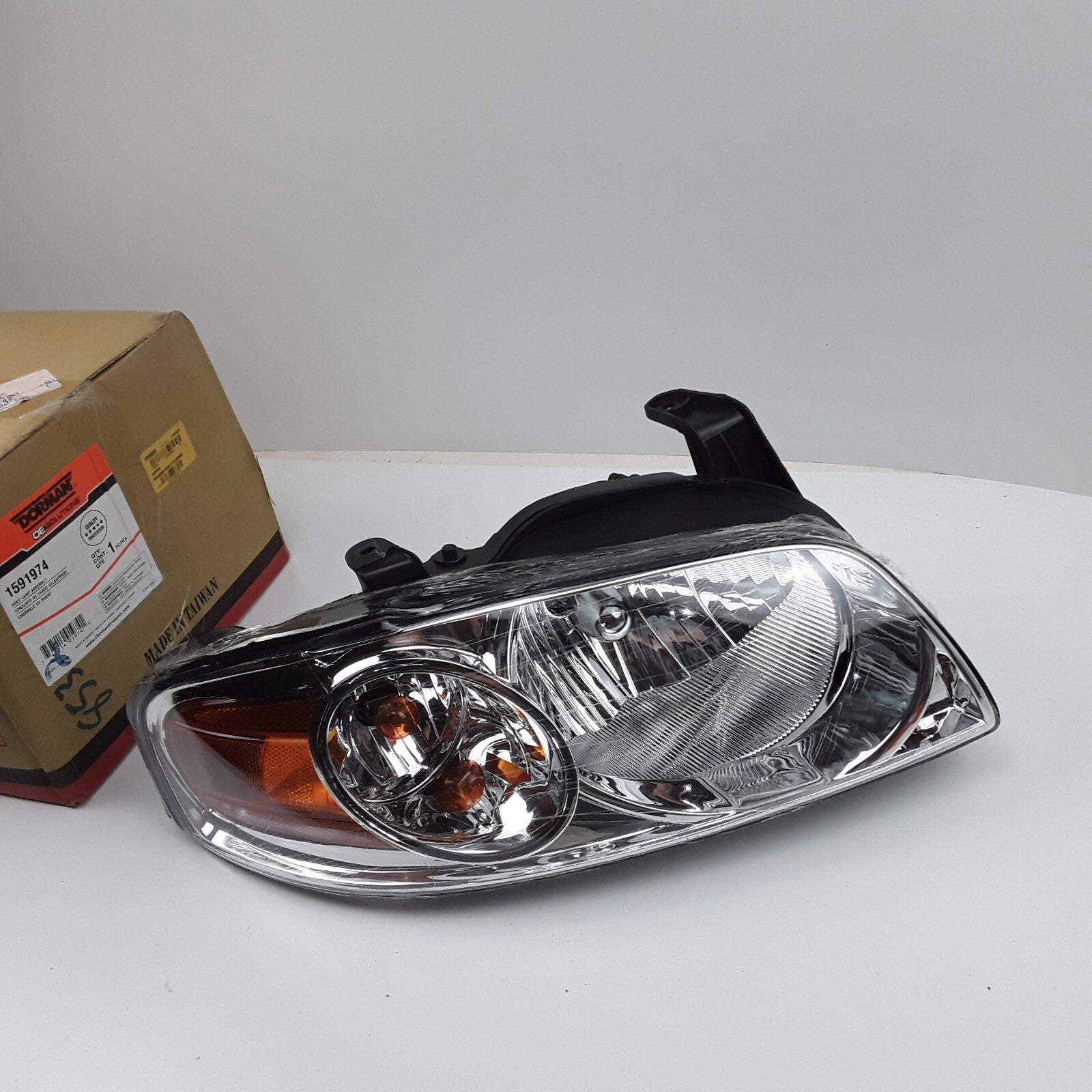 Dorman 1591974 Right Headlight Assembly Fits Nissan Sentra (2004 2005 2006)