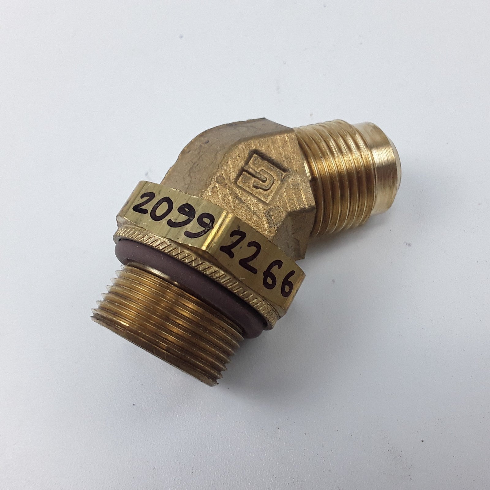 45-Degree 1" Swivel Adapter Fitting 20992266 For Volvo, Mack Trucks Series