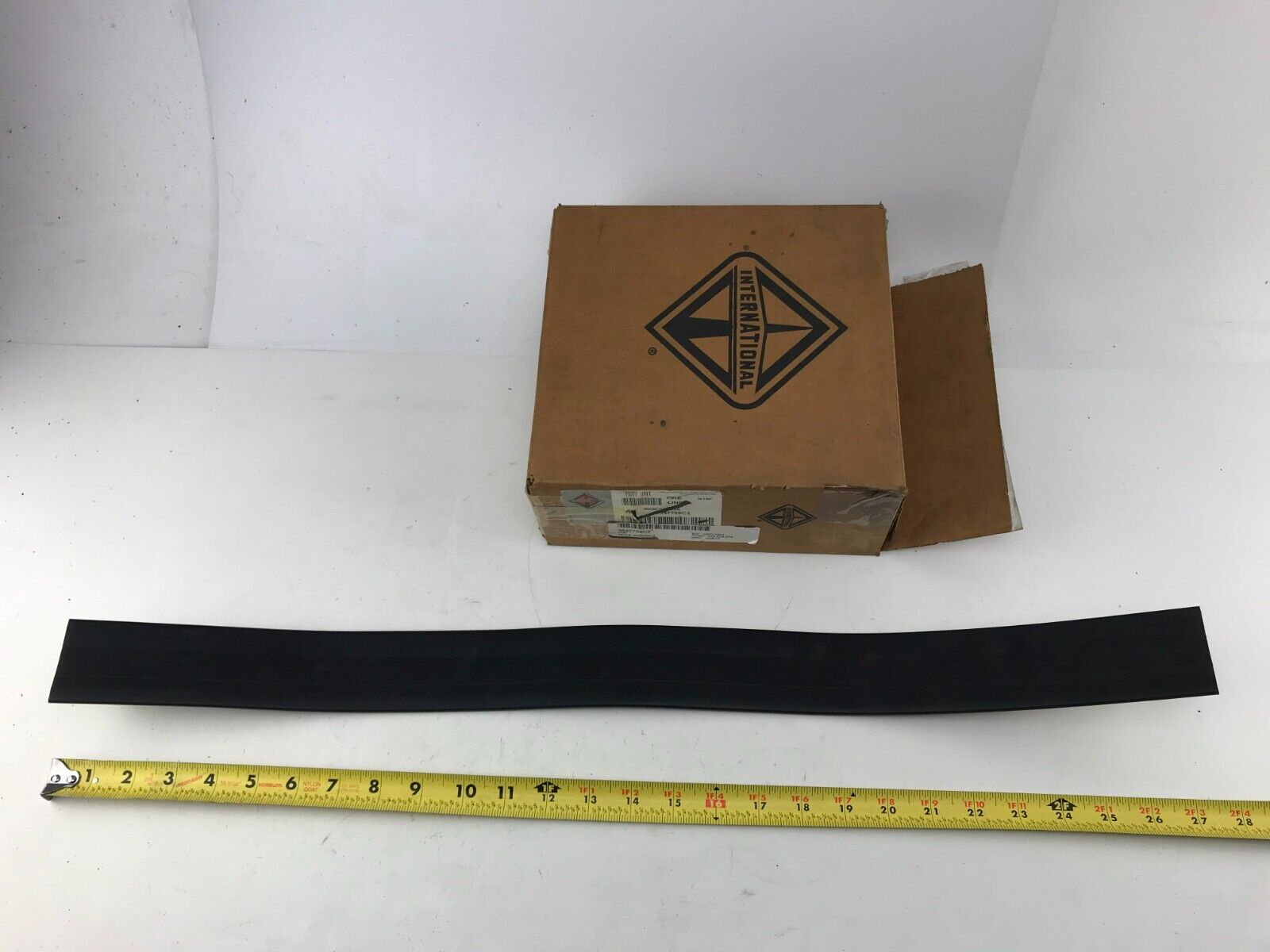 GENUINE OEM INTERNATIONAL LINING, FUEL TANK STRAP 3547709C2 FAST SHIPPING - HotCarParts