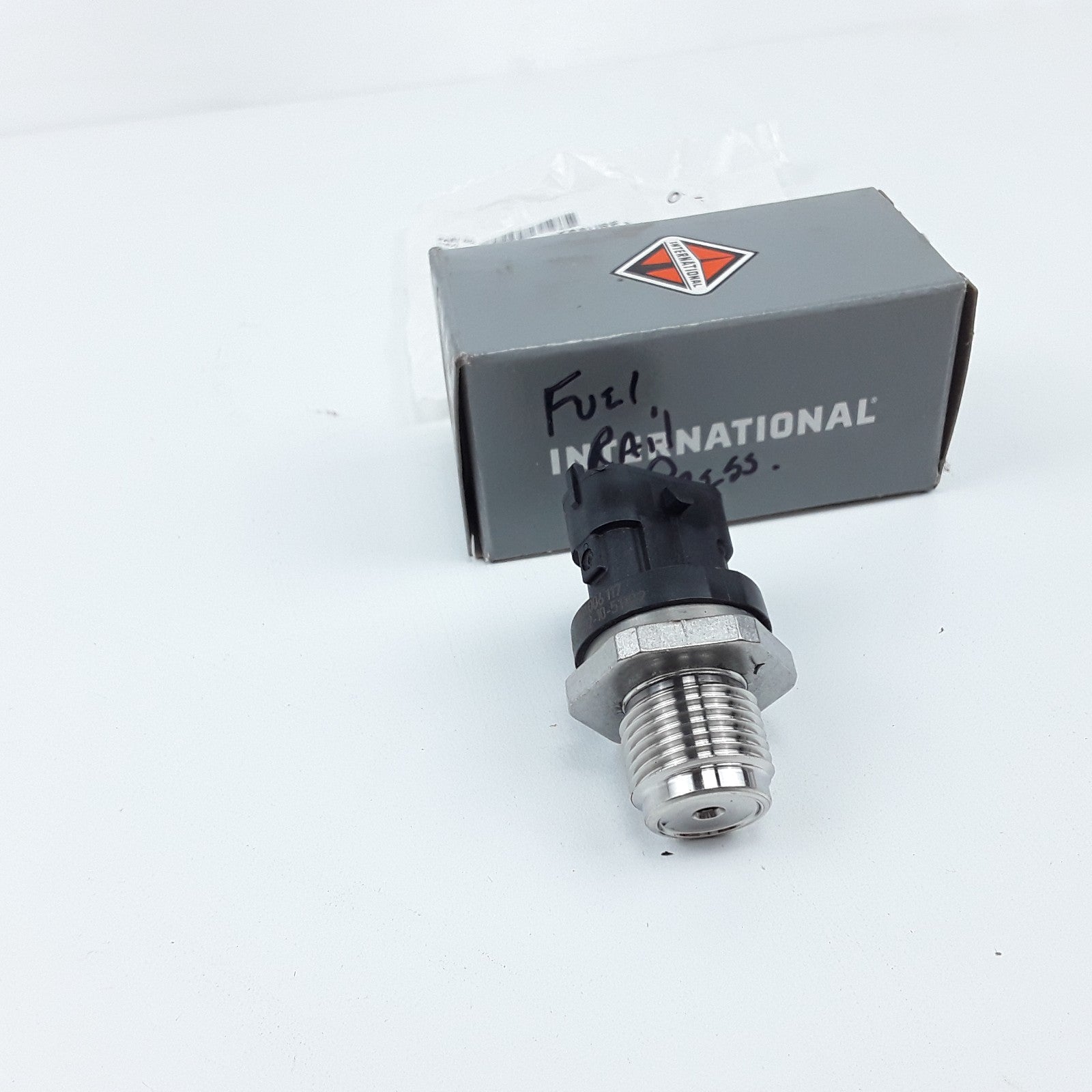Genuine International 3005793C1 Fuel Injection Pressure Sensor Navistar Trucks