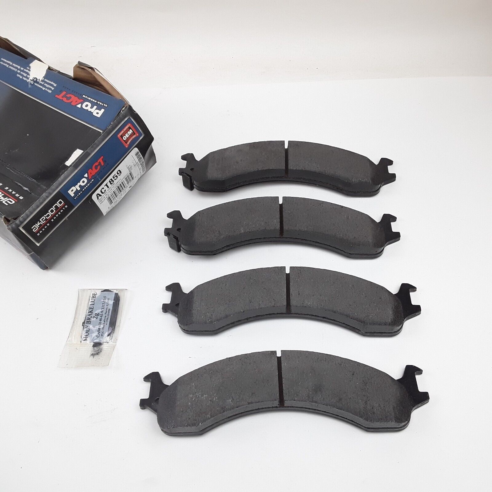 Premium Ceramic Front Disc Brake Pad Set Fits Dodge Ram 2500 3500 2000 2001 2002