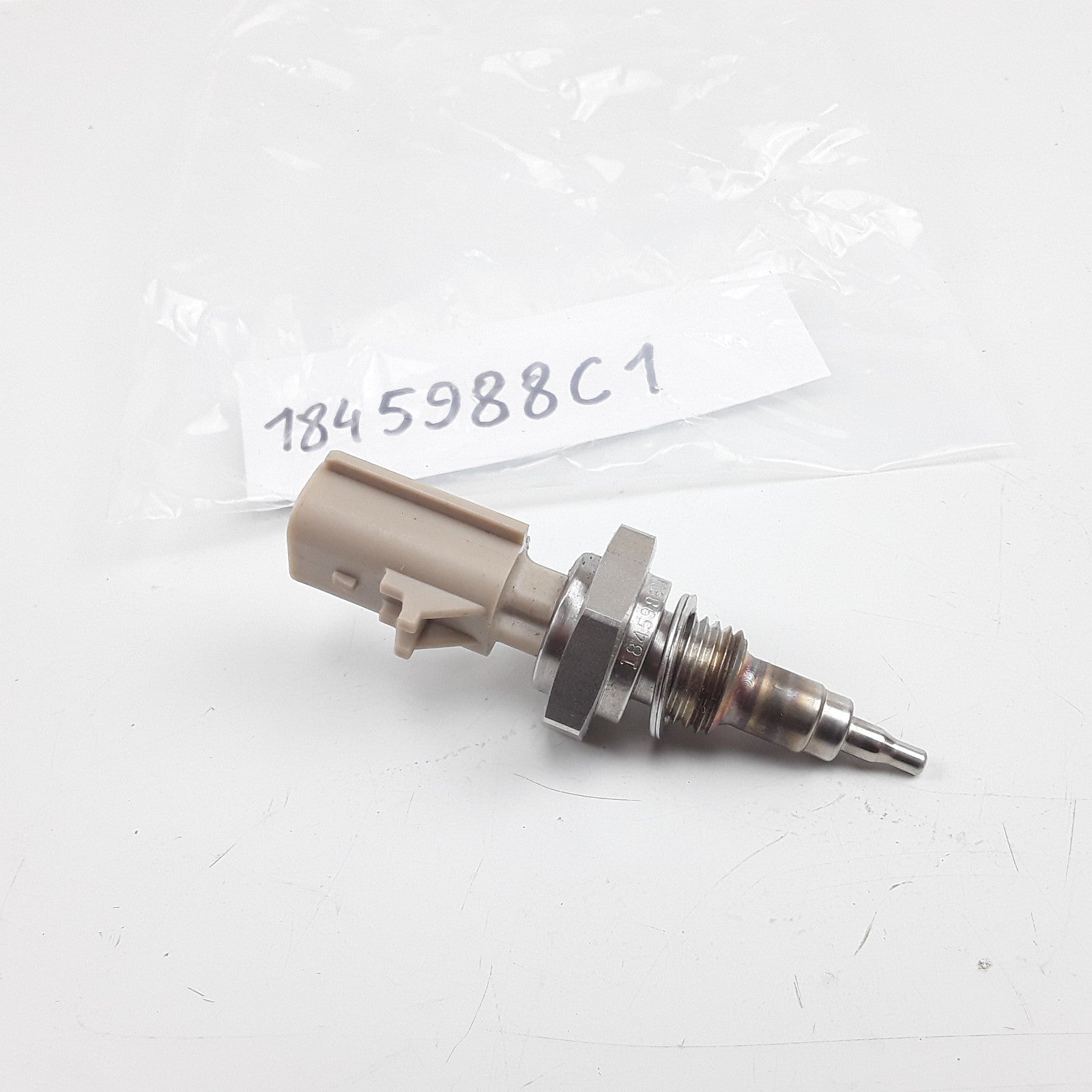 (EGT) Sensor Assembly Fits Ford F-250 F-350 F-450 F-550 Super Duty (2008-2010)