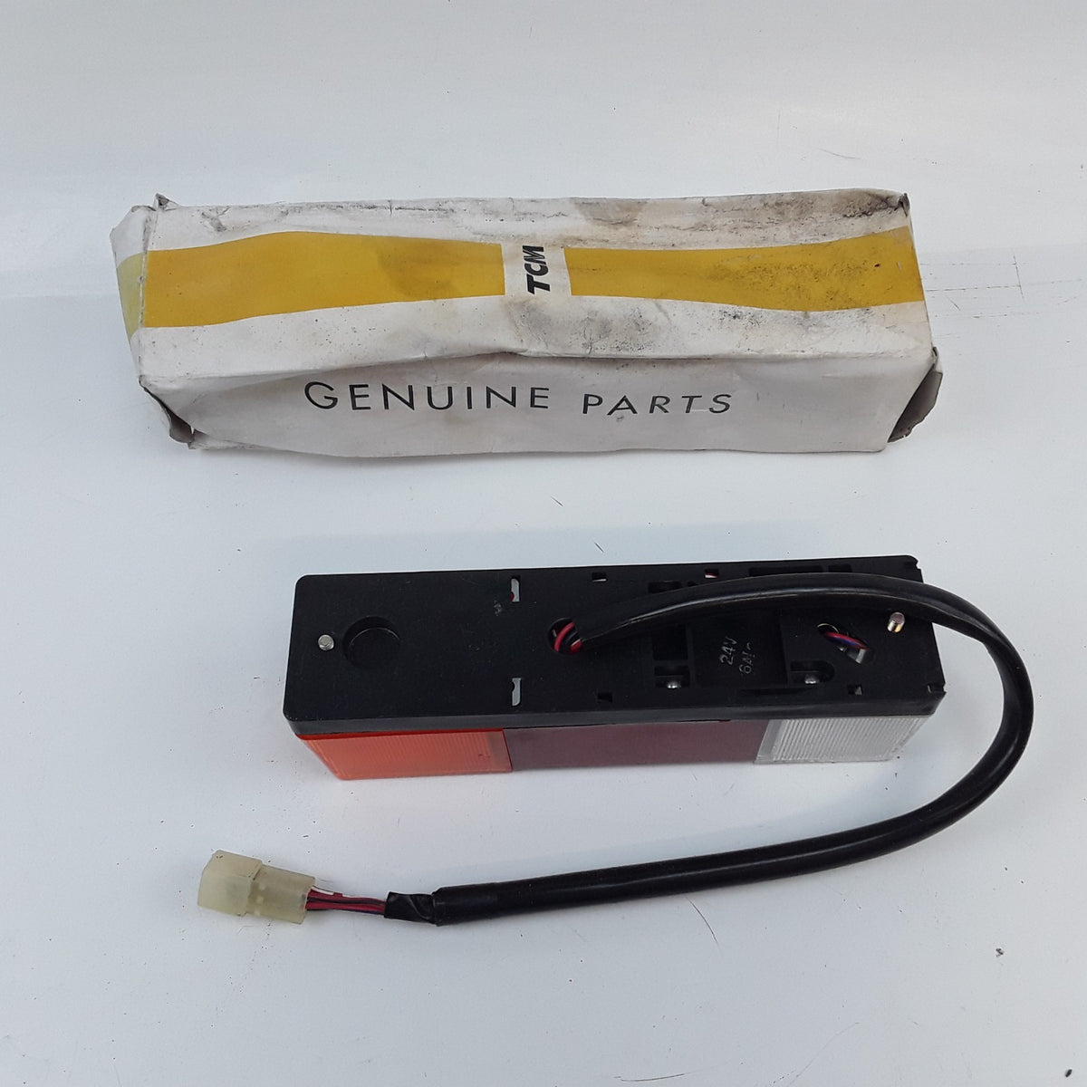 TCM 243C2-42431 , BL46-123 Lamp Combination Assembly Fits Heavy Duty Forklifts