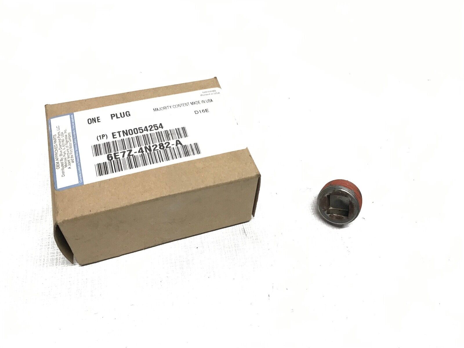 INTERNATIONAL PLUG ETN0054254 - HotCarParts